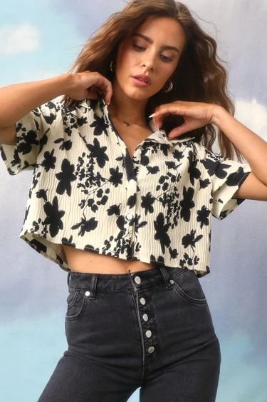 Modern Direction Cream Floral Plisse Cropped Button-Up Top | Lulus