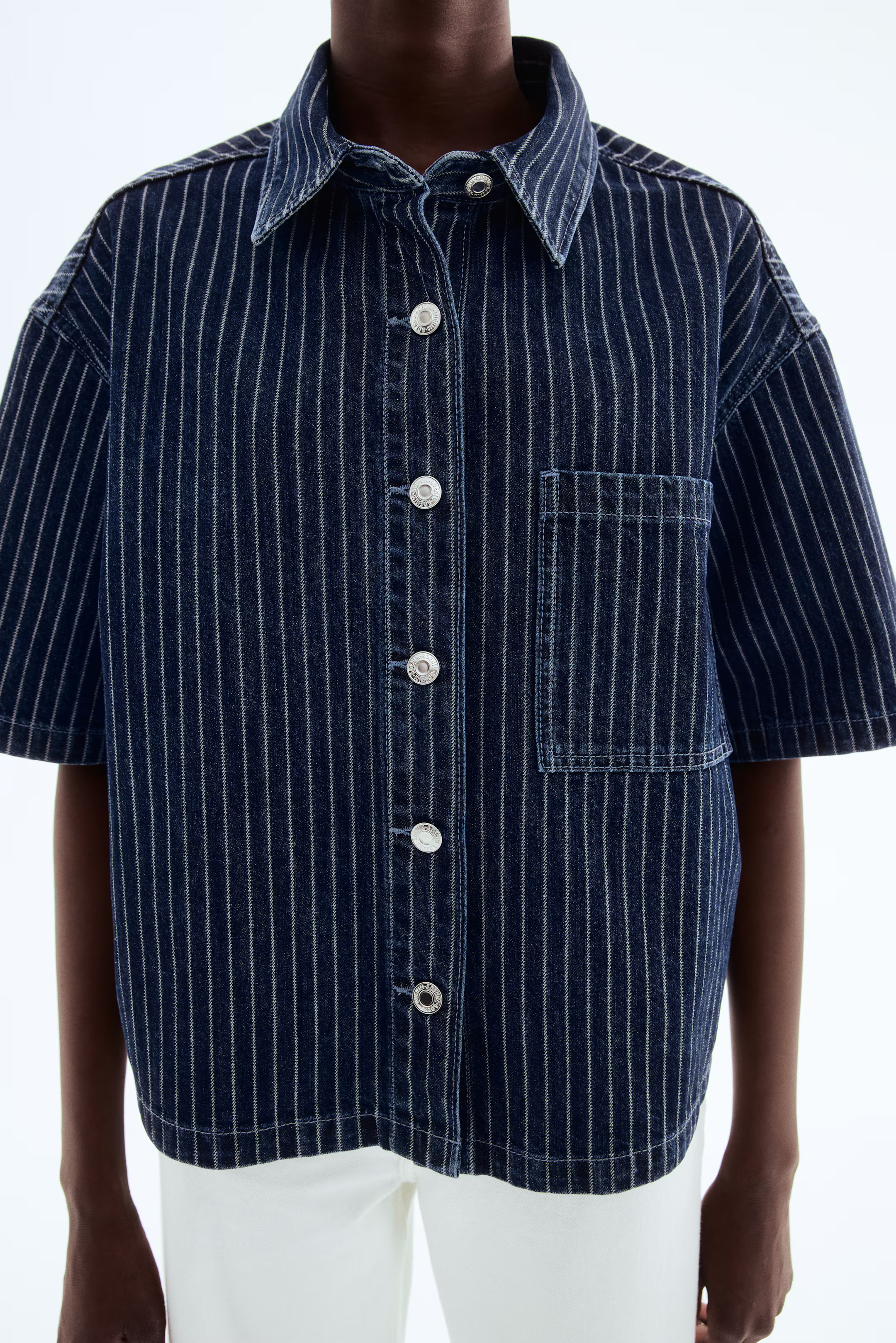 Oversized denim shirt | H&M (UK, MY, IN, SG, PH, TW, HK)