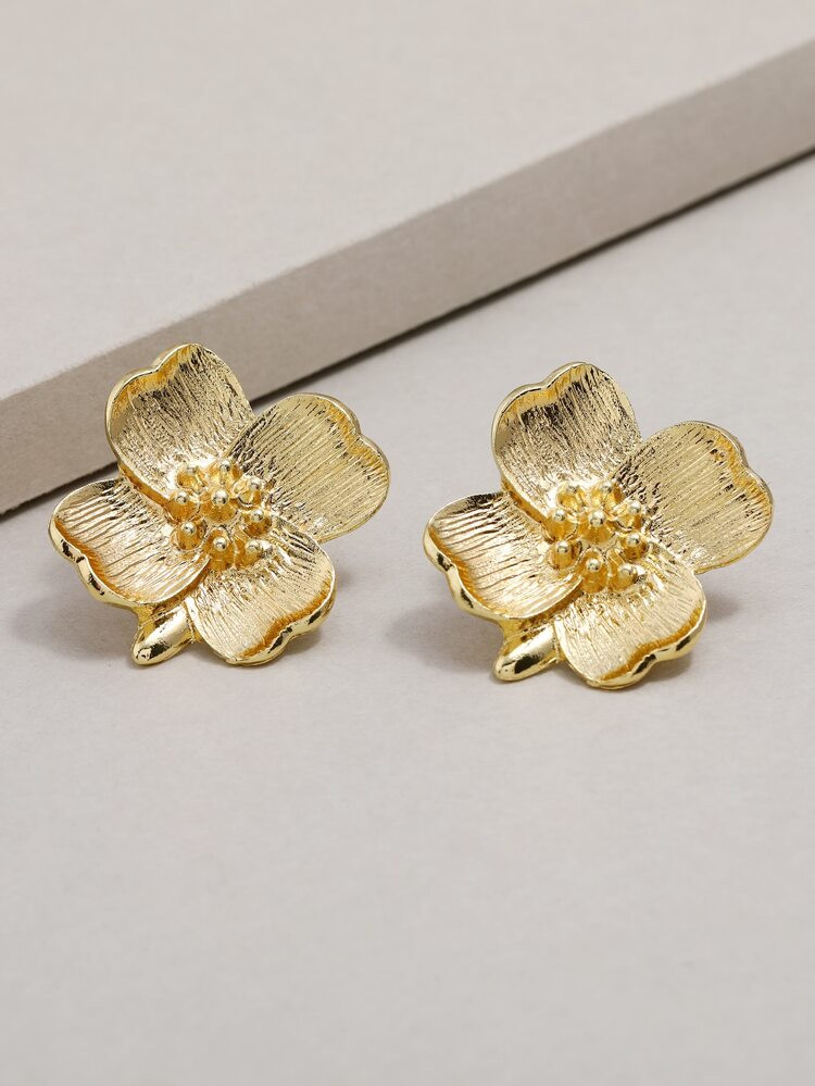 Flower Decor Stud Earrings | SHEIN