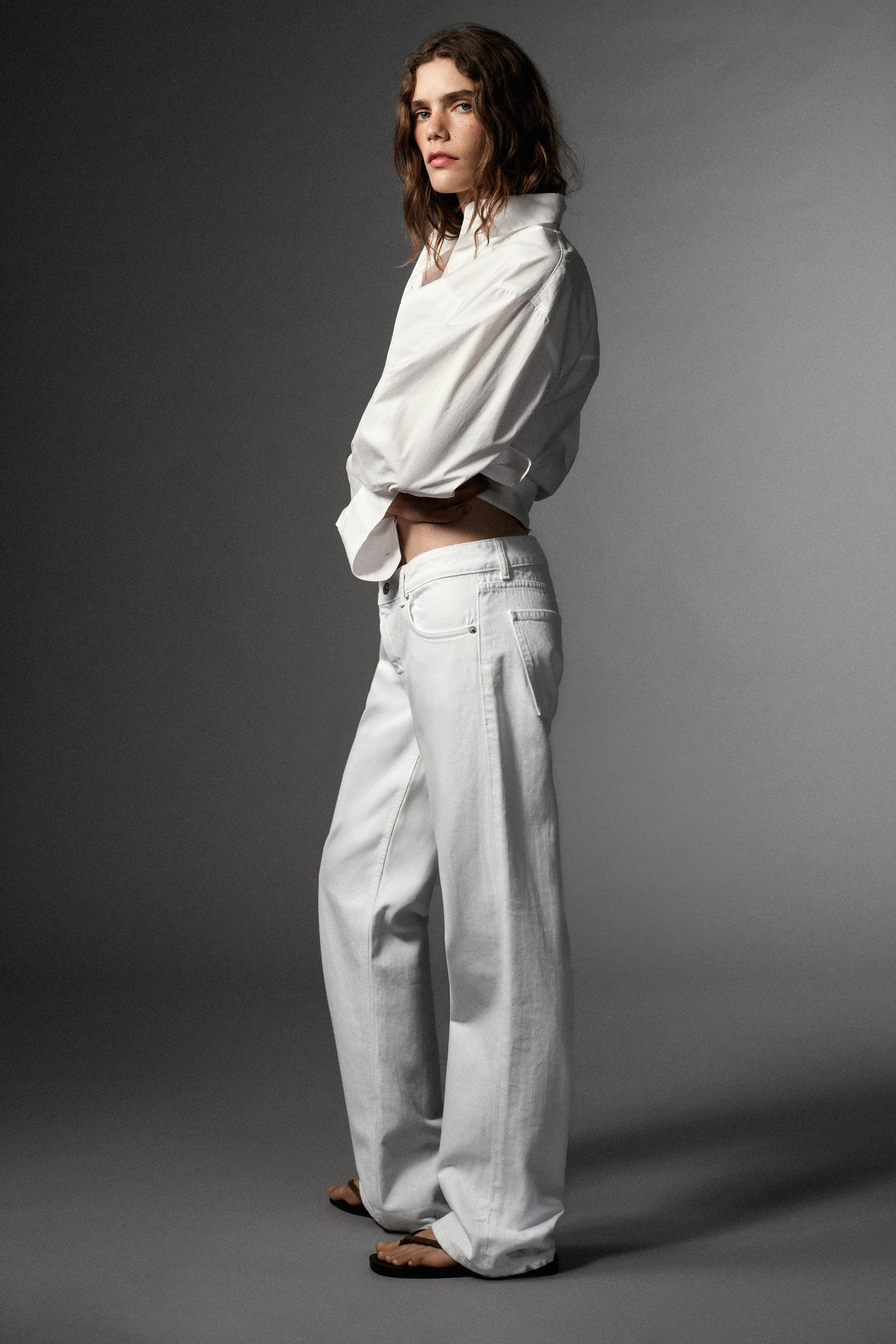 TRF LOW-RISE WIDE-LEG JEANS | Zara UK