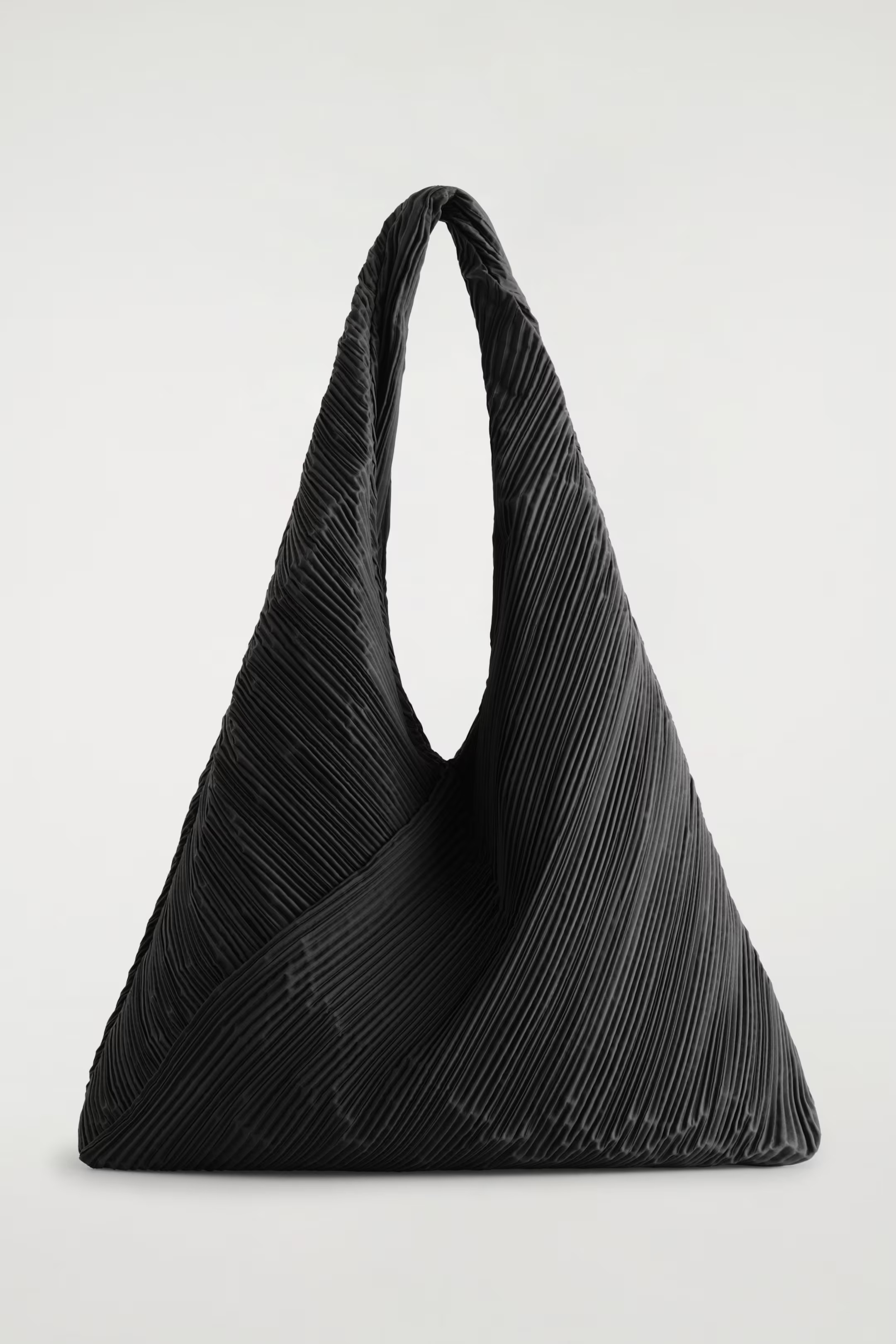 SAC PORTÉ ÉPAULE SCULPTURAL – PLISSÉ - NOIR | COS | COS (EU)