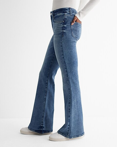 Mid Rise Medium Wash FlexX '70s Flare Jeans | Express