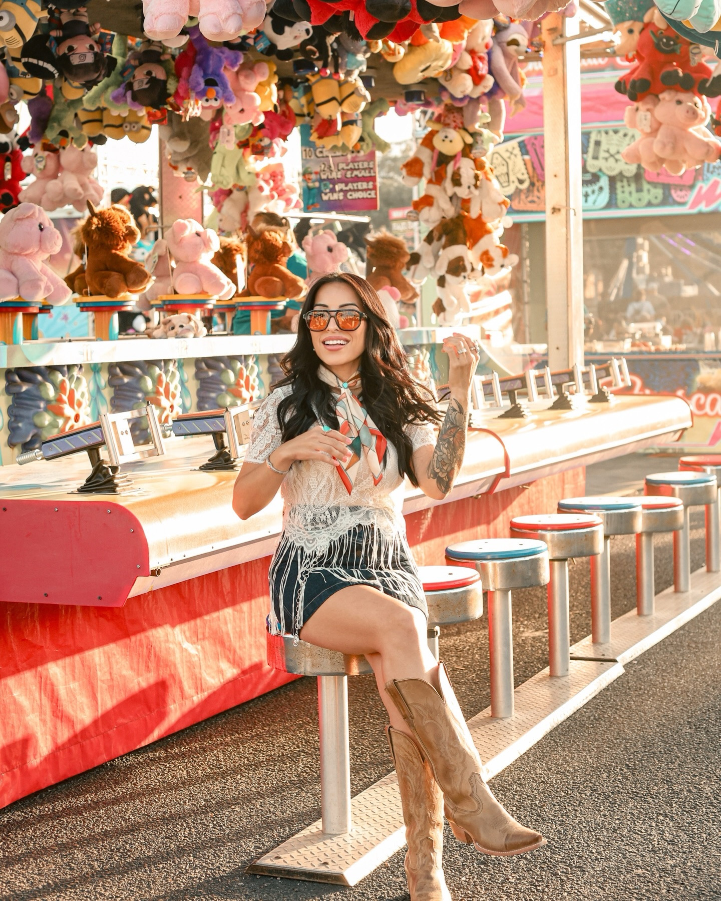 Sunshine, carnival lights, and a wildrag that steals the show 🎡🤠✨ @tirzahlaneart 

USE CODE RUBY15 TO SAVE ON ALL @tirzahlaneart WILDRAGS, TWILLY’S & MORE. 

📸 @koehlermade.photography 

westernstyle #westernfashion #cowgirlstyle #carnivalvibes #nashvilleinfluencer