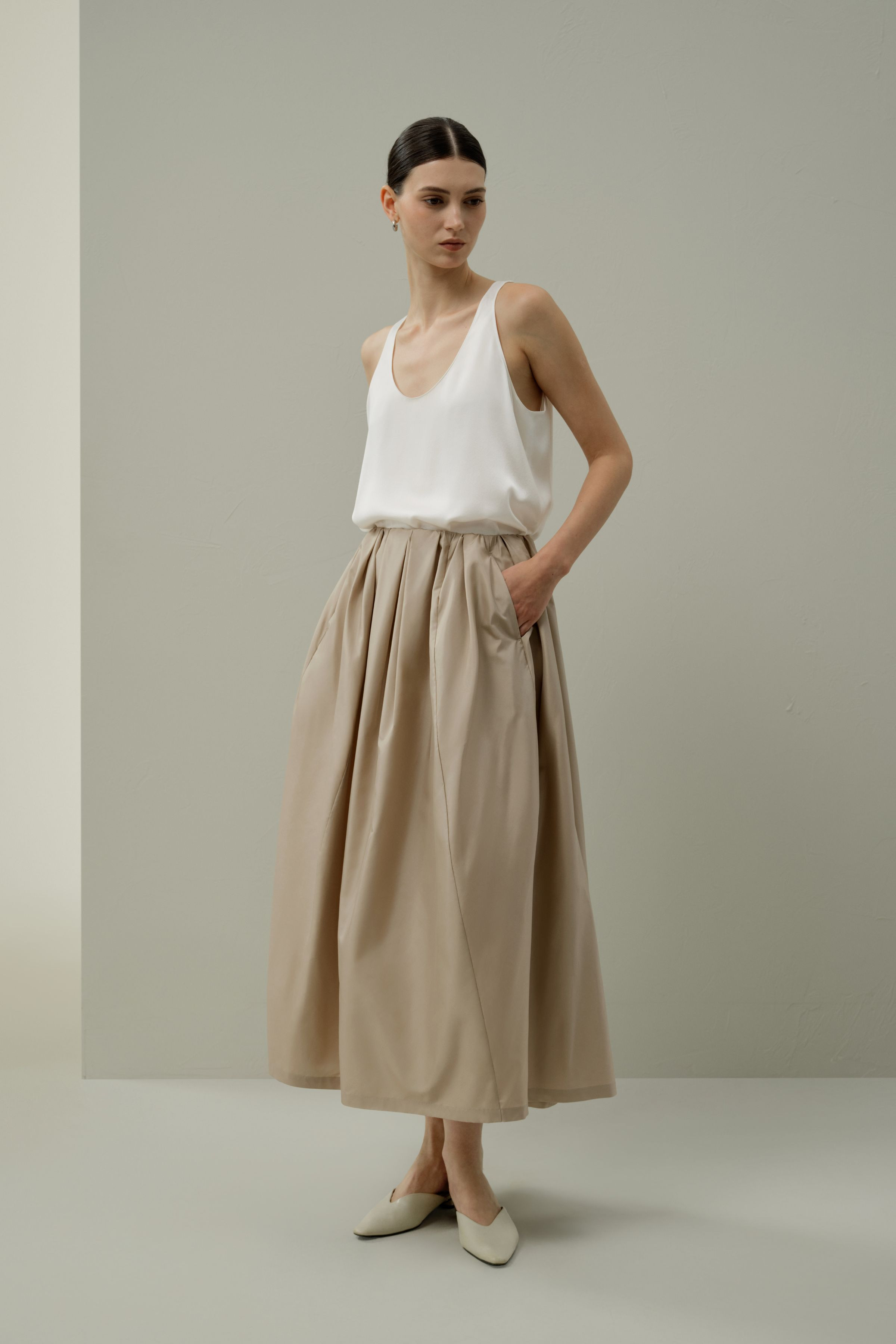 Waist-Pleated Silk Taffeta Skirt | LilySilk