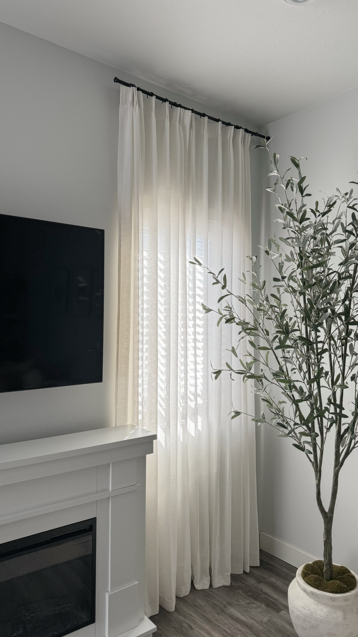 My favorite affordable pinch pleat curtains from Amazon! I have the color Natural

#LTKHome #LTKFindsUnder50 #LTKSaleAlert