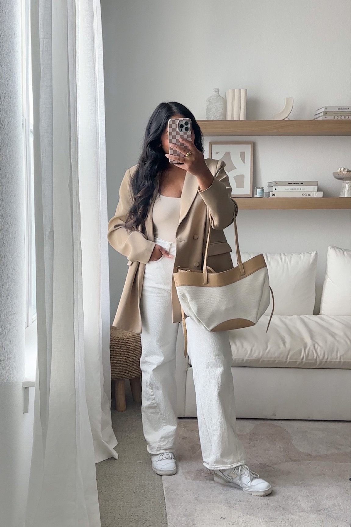 All neutral outfit today, whats new😳

#LTKsalealert #LTKstyletip #LTKFind