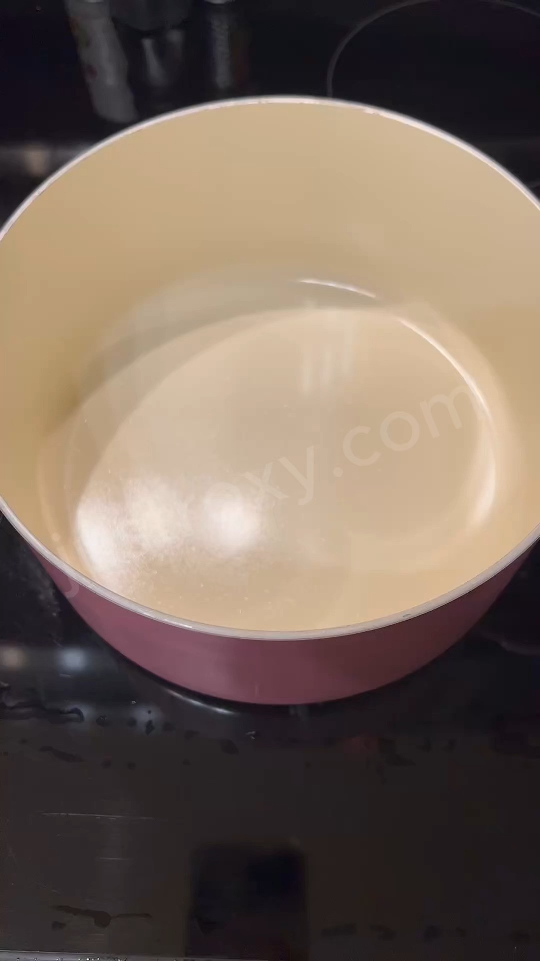 If you love smoky, spicy chipotle flavor, you NEED this tinga seasoning! 🤯 It’s the easiest way to make restaurant worthy chicken tinga at home. I use it for tacos, bowls, and quesadillas on repeat. A total flavor game changer!

#TingaRecipe #CookingHack #EZBombs #MexicanFood 

 