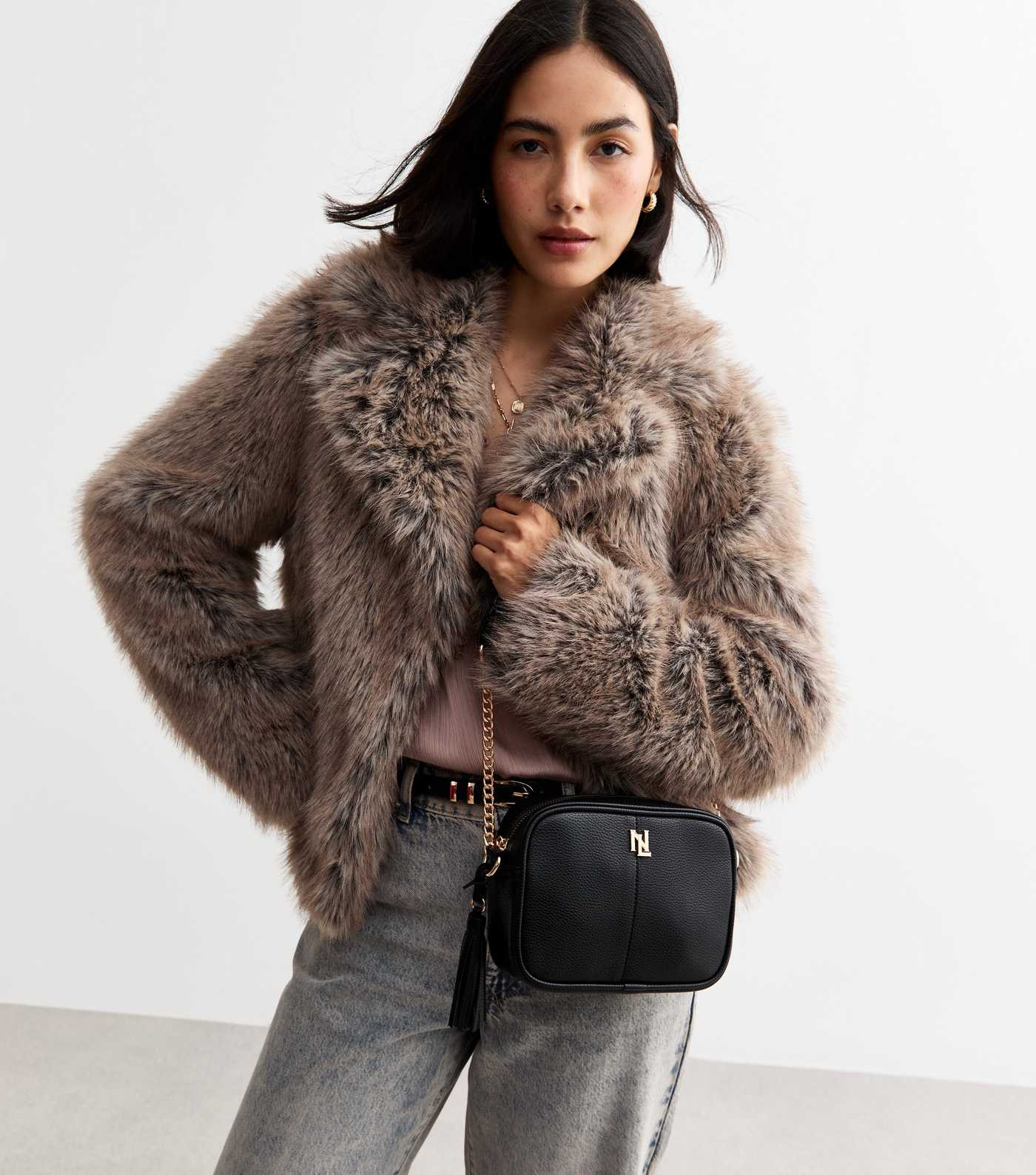 Black Leather Look Crossbody Camera Bag | New Look | New Look (UK)