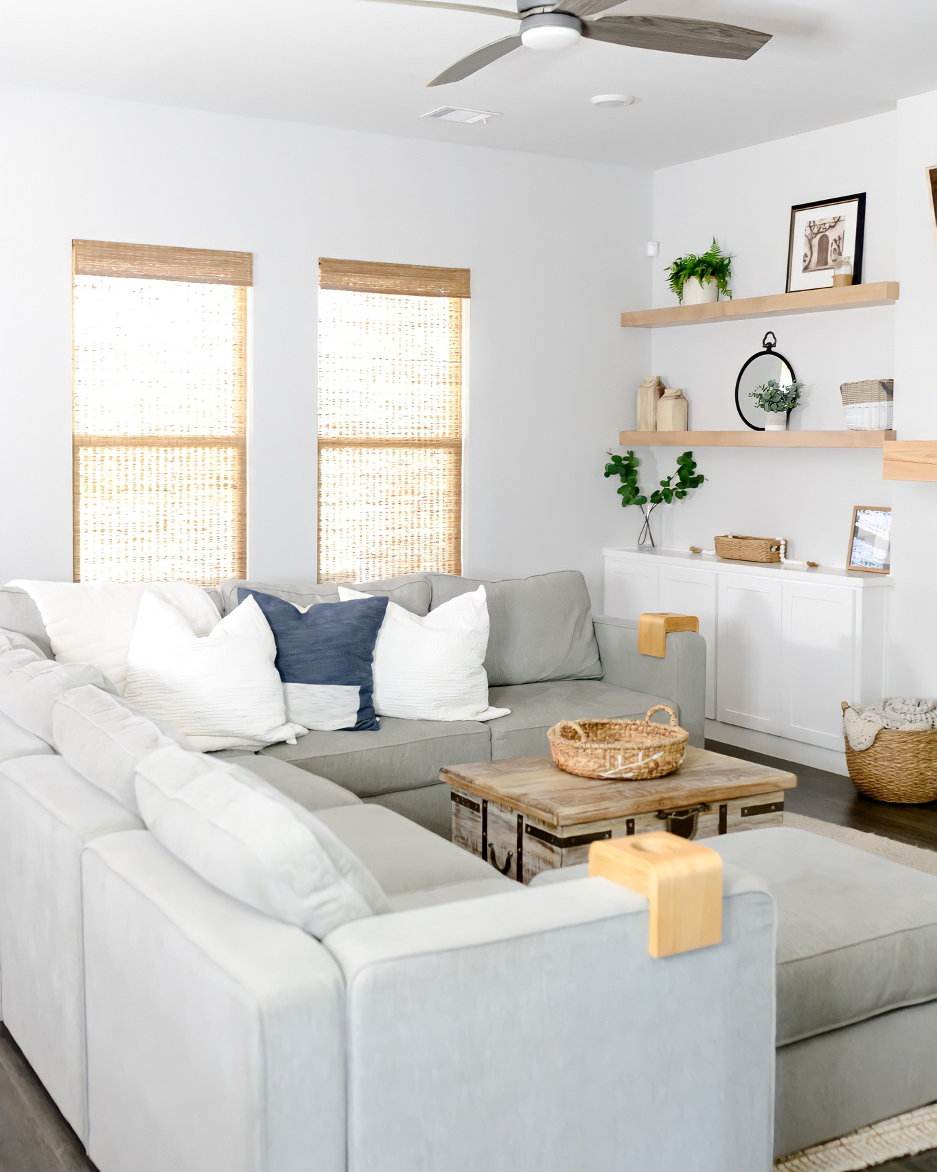 Modern Living Room Decor


Home  modern  modern living room  living room  minimalist neutral  home decor  home organization  home finds Home inspo 

#LTKhome #LTKstyletip