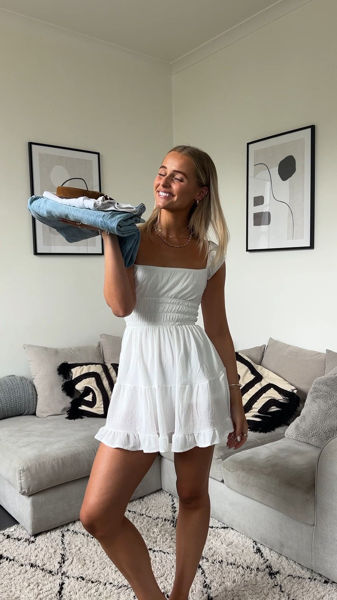 Easy & simple outfit combo: blue jeans, white tee & brown accessories🫶🏼  

#LTKsummer #LTKstyletip #LTKeurope