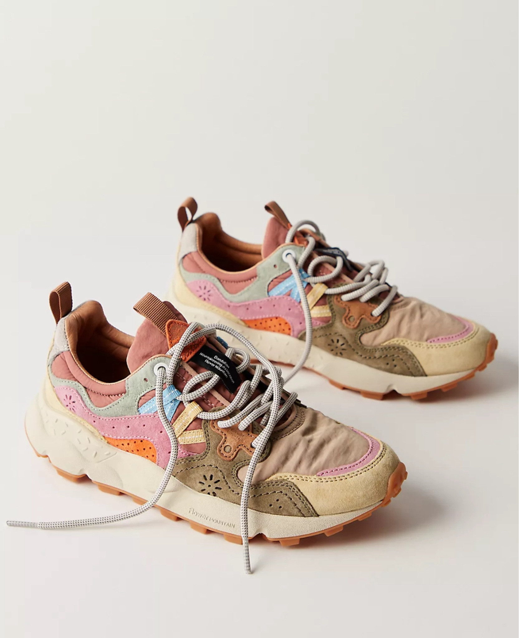 Tennis shoes 
Running shoes 
Athletic shoes 
Walking shoes 

#LTKStyleTip #LTKFitness #LTKShoeCrush