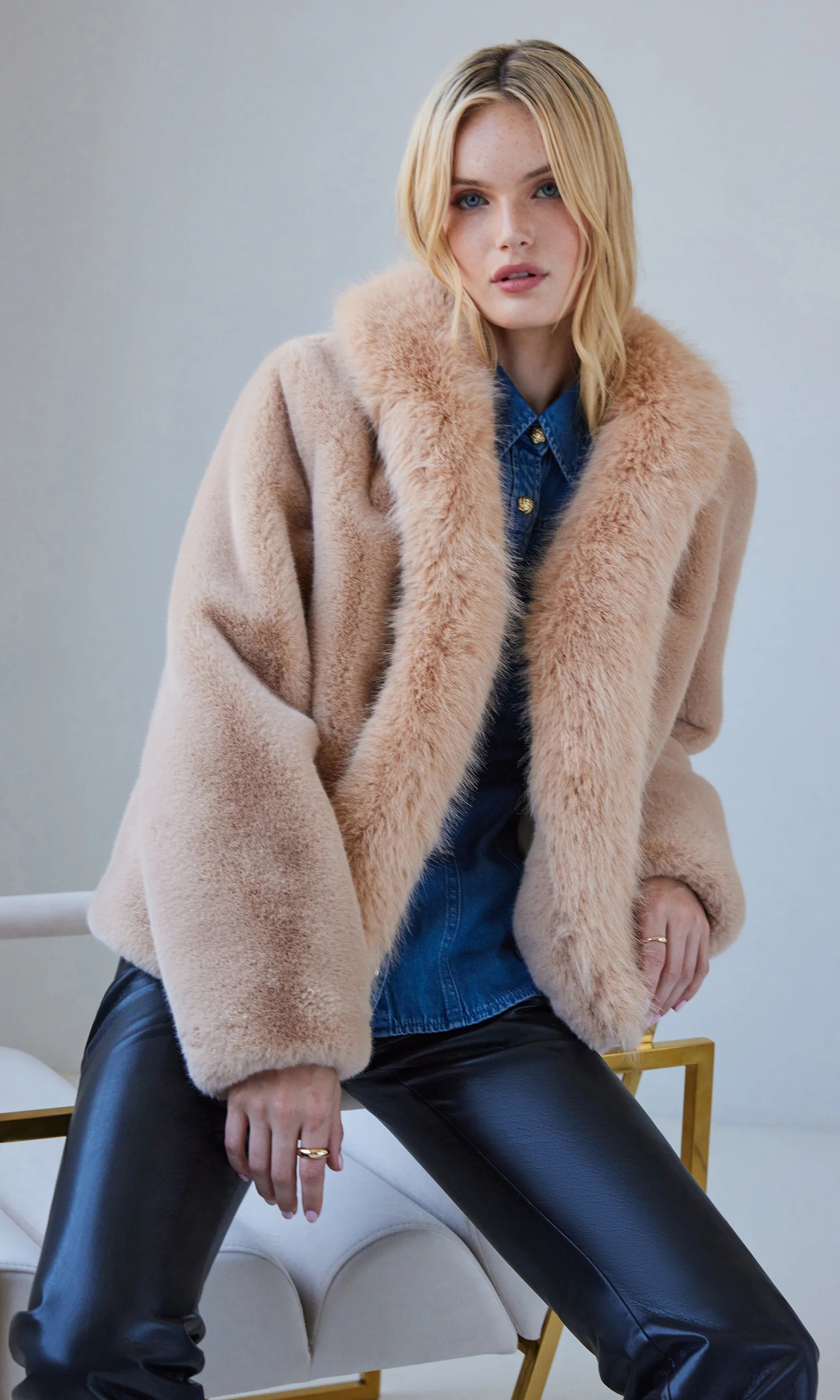 Dasha Faux Fur Jacket S / Beige | Generation Love