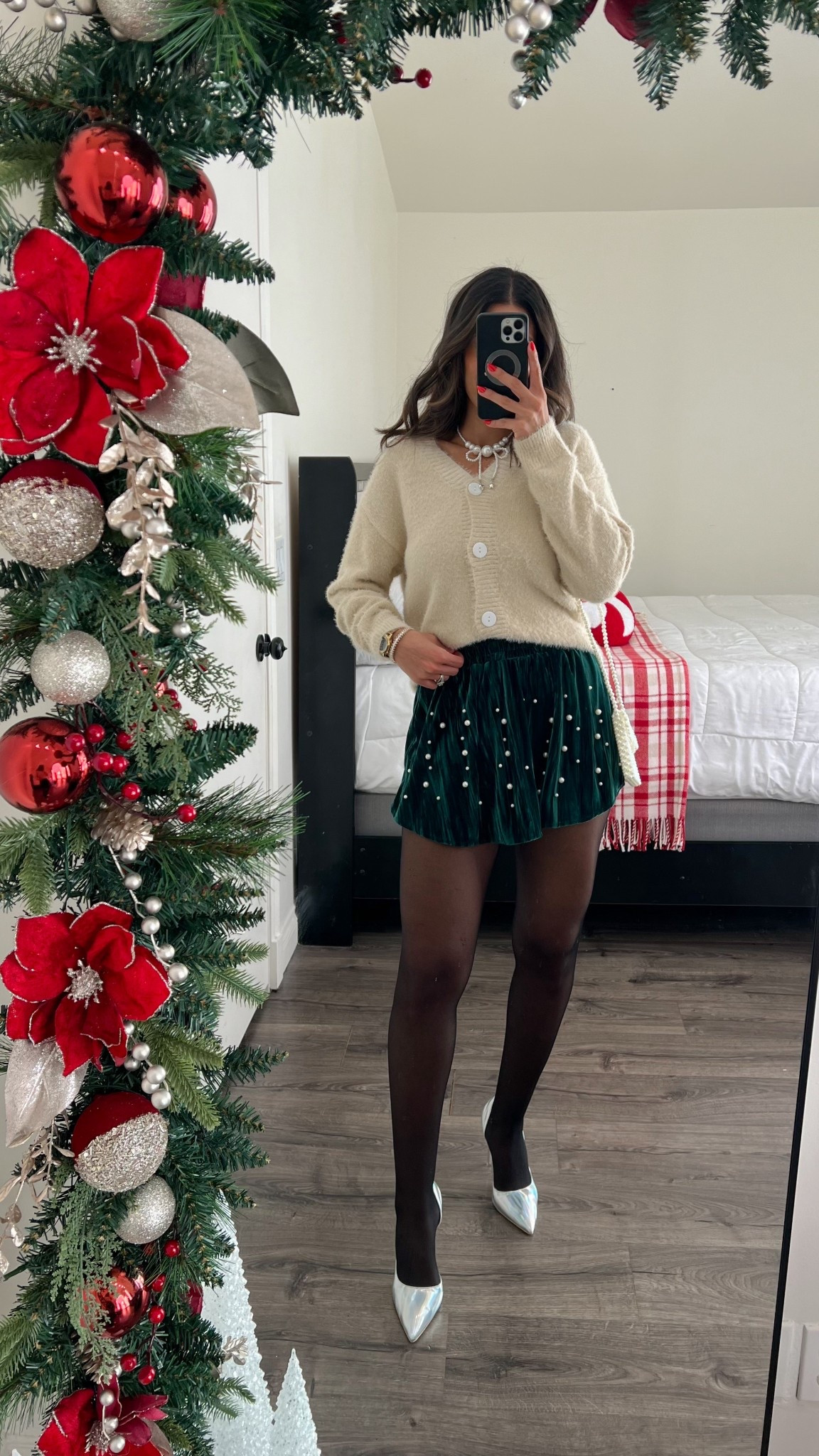 Last minute holiday outfit idea 

#LTKHoliday #LTKSeasonal #LTKFindsUnder50