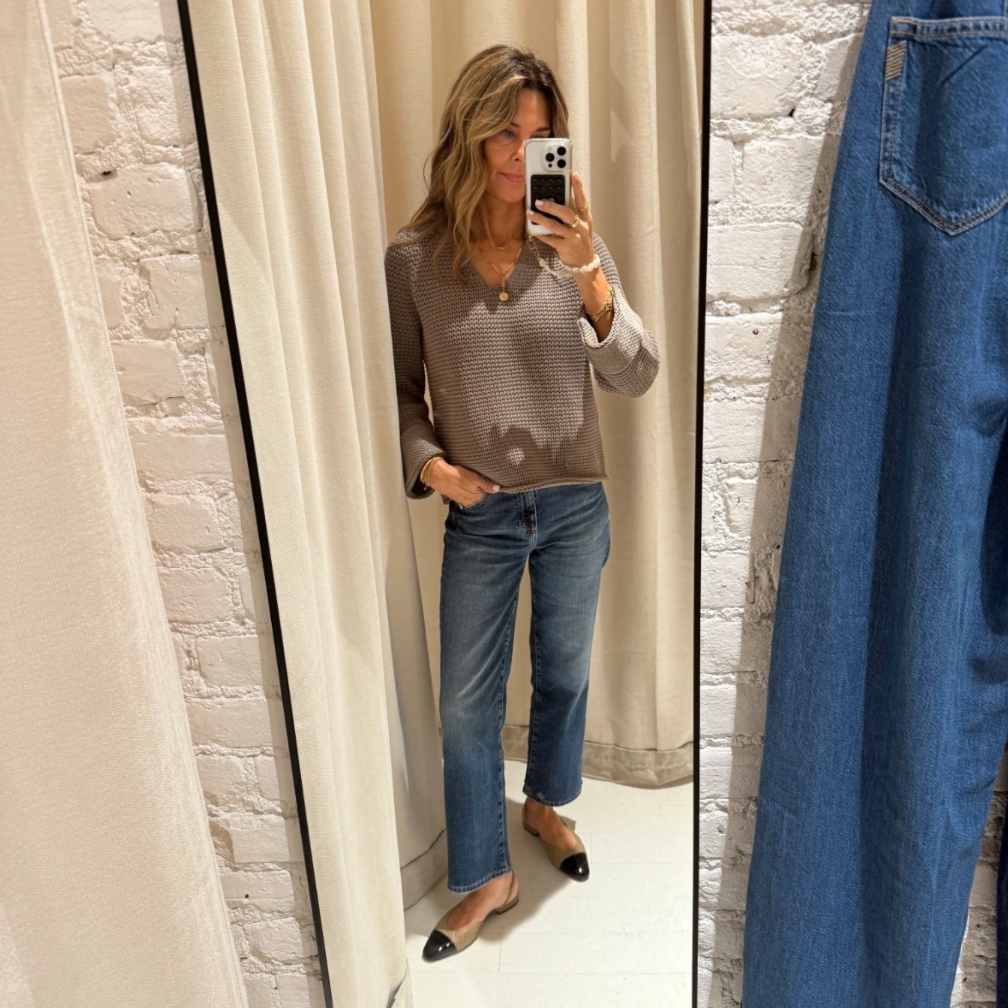 -AG jeans TTS I’m 5’6”
Brochu Walker sweater is incredible m! Sz XS 


#LTKTravel #LTKOver40