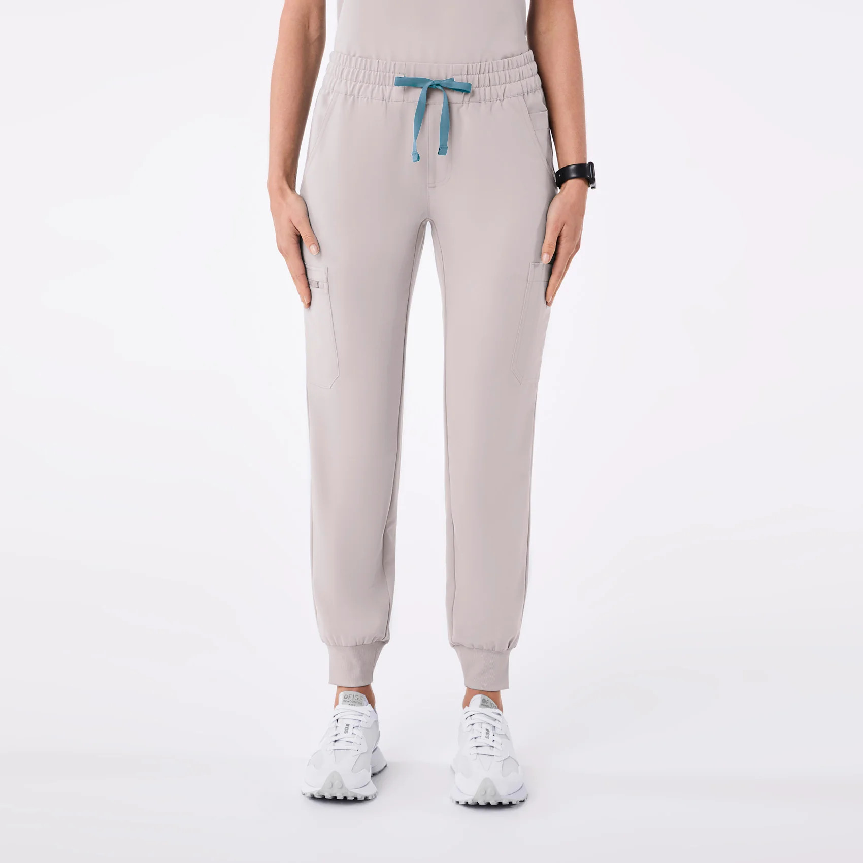 High Waisted Uman Relaxed Jogger Scrub Pants | FIGS