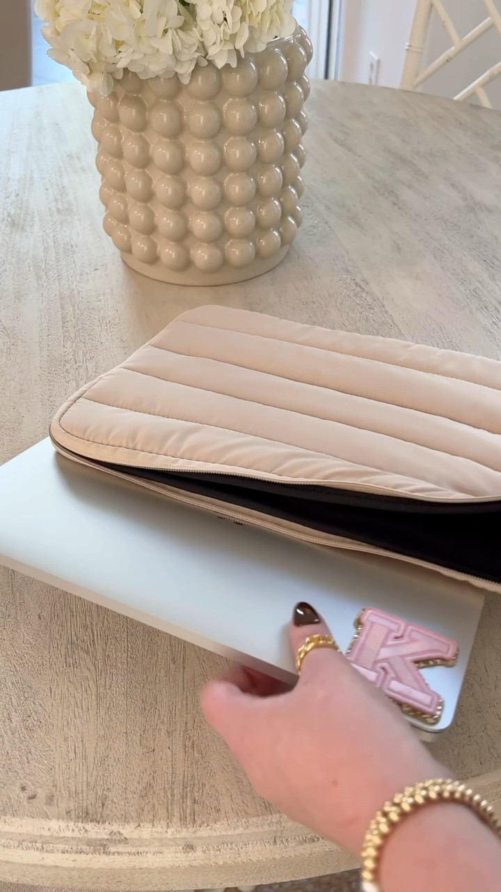 My puffy laptop case is 40% off for prime early access sale! 

tech accessories, travel, trending amazon products, best seller 

#LTKsalealert #LTKunder50 #LTKtravel
