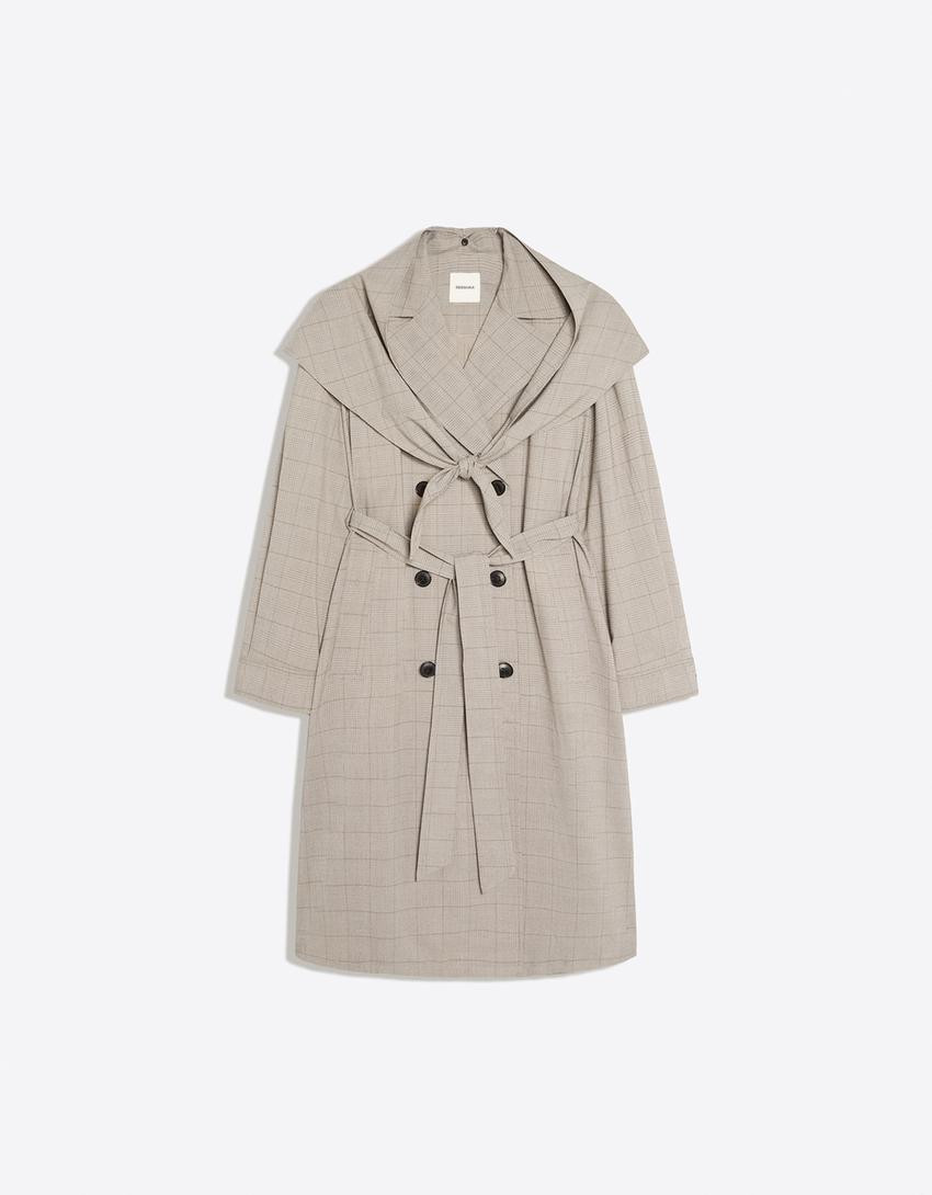 Langer Trenchcoat mit Karomuster und Tuch | Bershka DE