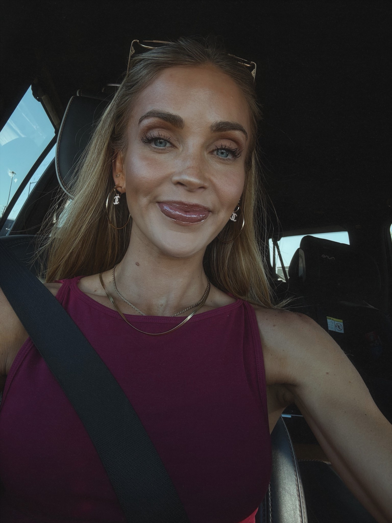 Loving this tank so much! I also included the tinted sunscreen and Illuminator I am wearing! 