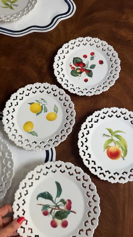 I got two of each of these dessert plates and now I’m asking myself, “Do I need to hang them on my wall instead??” Imagine a group of 4 — ahh I LOVEE it!!

@Anthropologie, #AnthroPartner

#LTKstyletip #LTKVideo #LTKhome