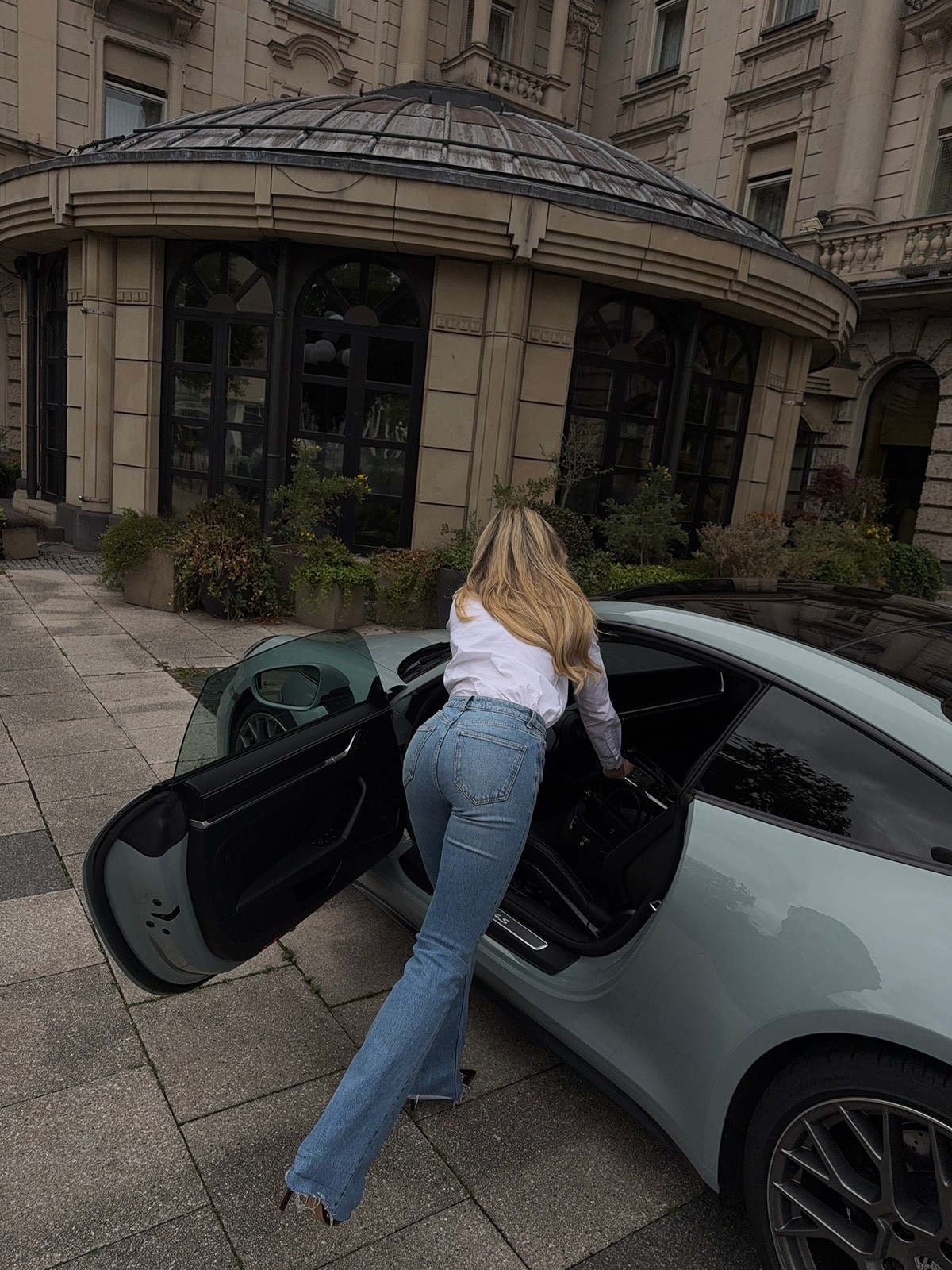 Die perfekte Jeans 💫 #jeans #flaredjeans #shortgirls

#LTKdeutschland #LTKpetite #LTKjeans