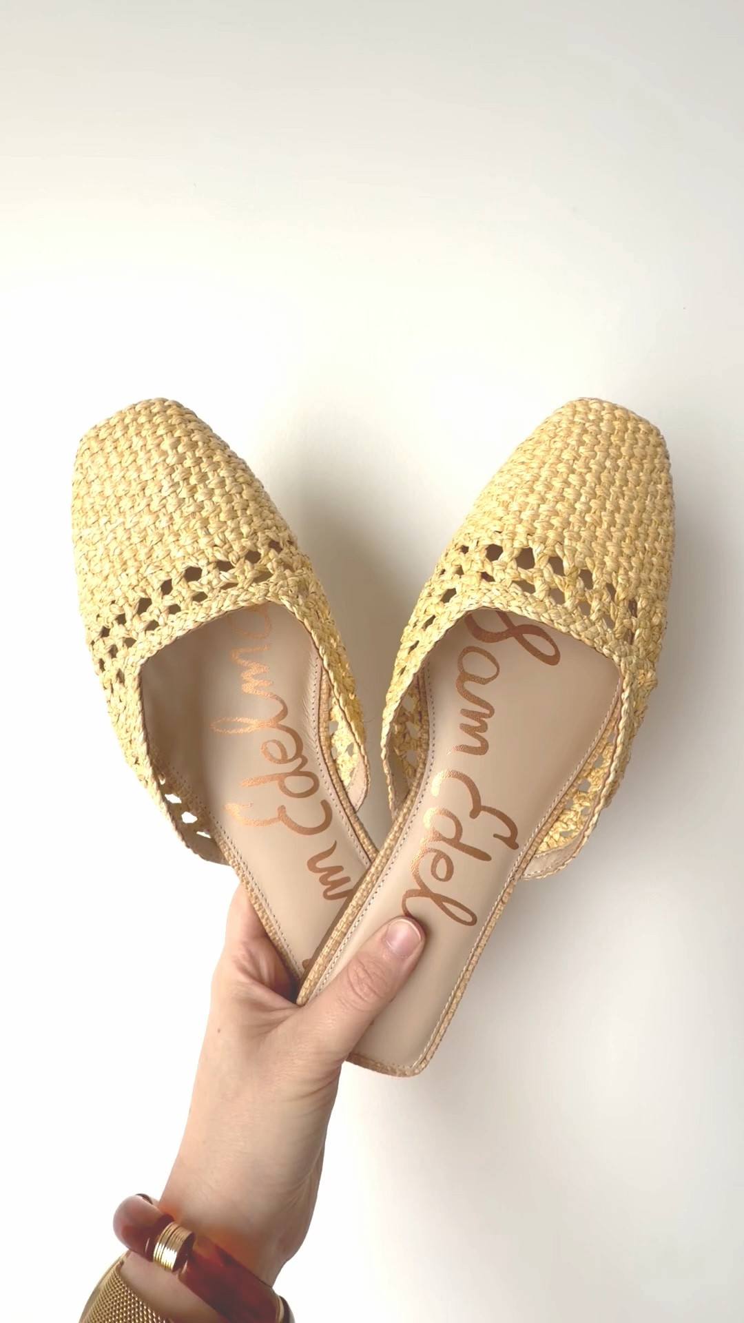 The absolute best spring shoes! I’m obsessed with these! They go with everything and are so comfortable. I sized up half a size.

Spring outfits, spring break, spring shoe, mules, slides

#LTKootd #LTKgrwm #LTKSeasonal