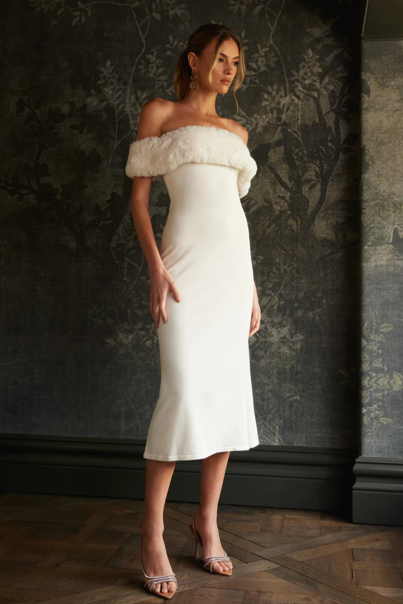 Angelica Off Shoulder Knit Midi Dress With Faux Fur - Ivory | MESHKI US