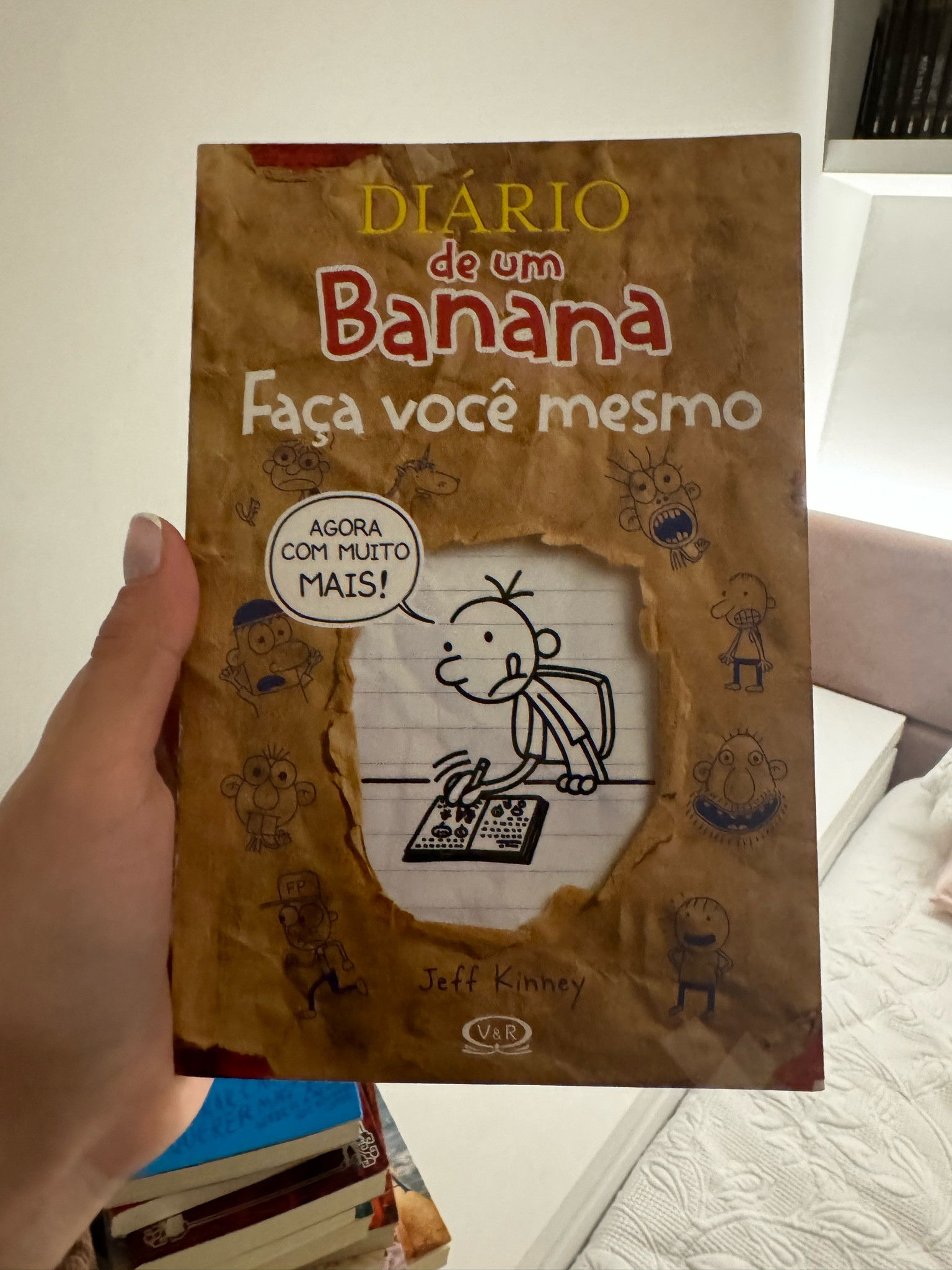 “A nova edição de Diário de uma Banana: Faça você mesmo vem com mais atividades, mais quadrinhos coloridos e capa nova. Divirta-se e solte a imaginação. Seja um Banana você também."

#LTKover50style #LTKstyletip #LTKgiftguide