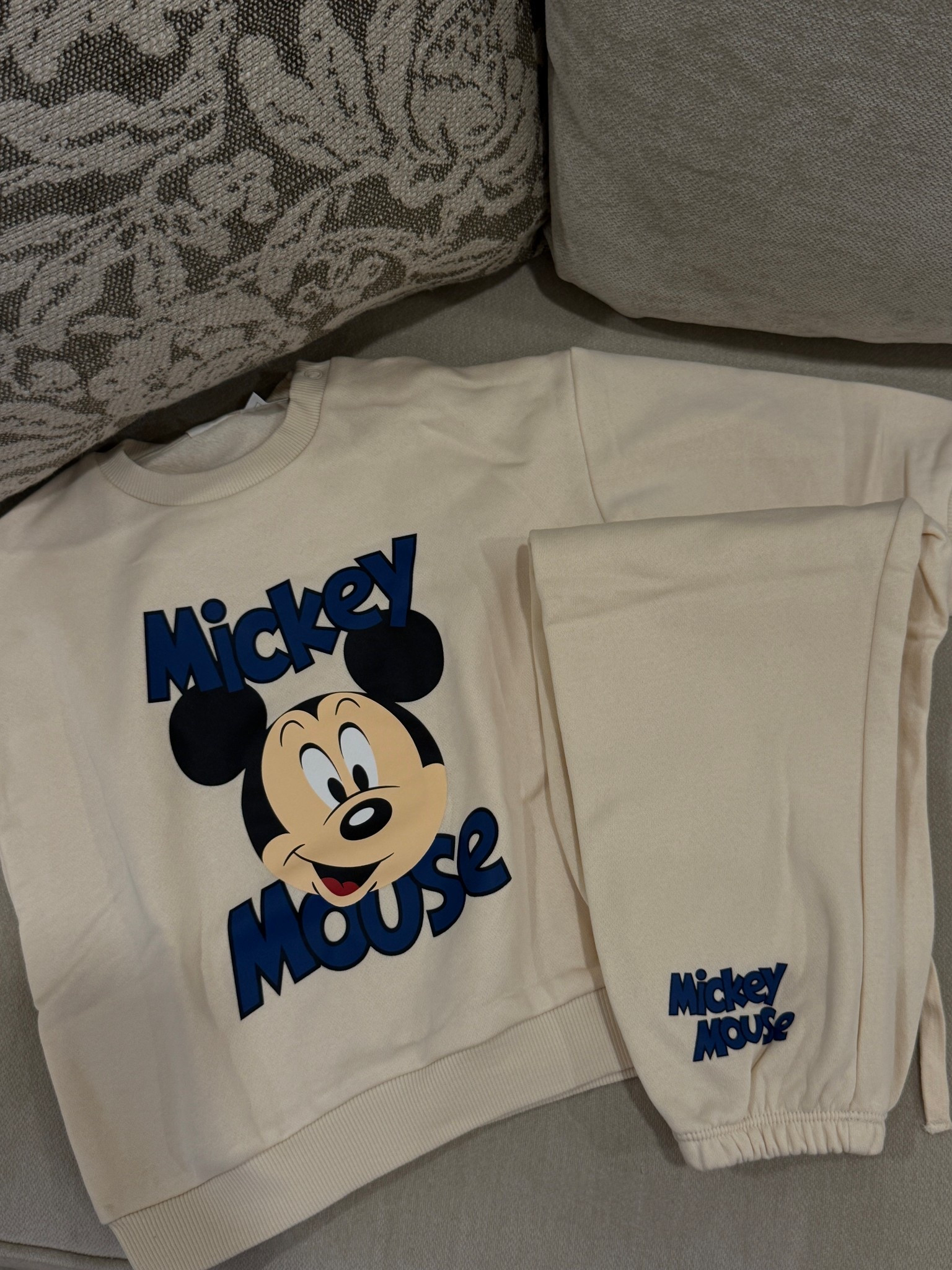 Baby boy set for Disney — currently H&M #disneybabyoutfit #hm

#LTKBeauty #LTKootd