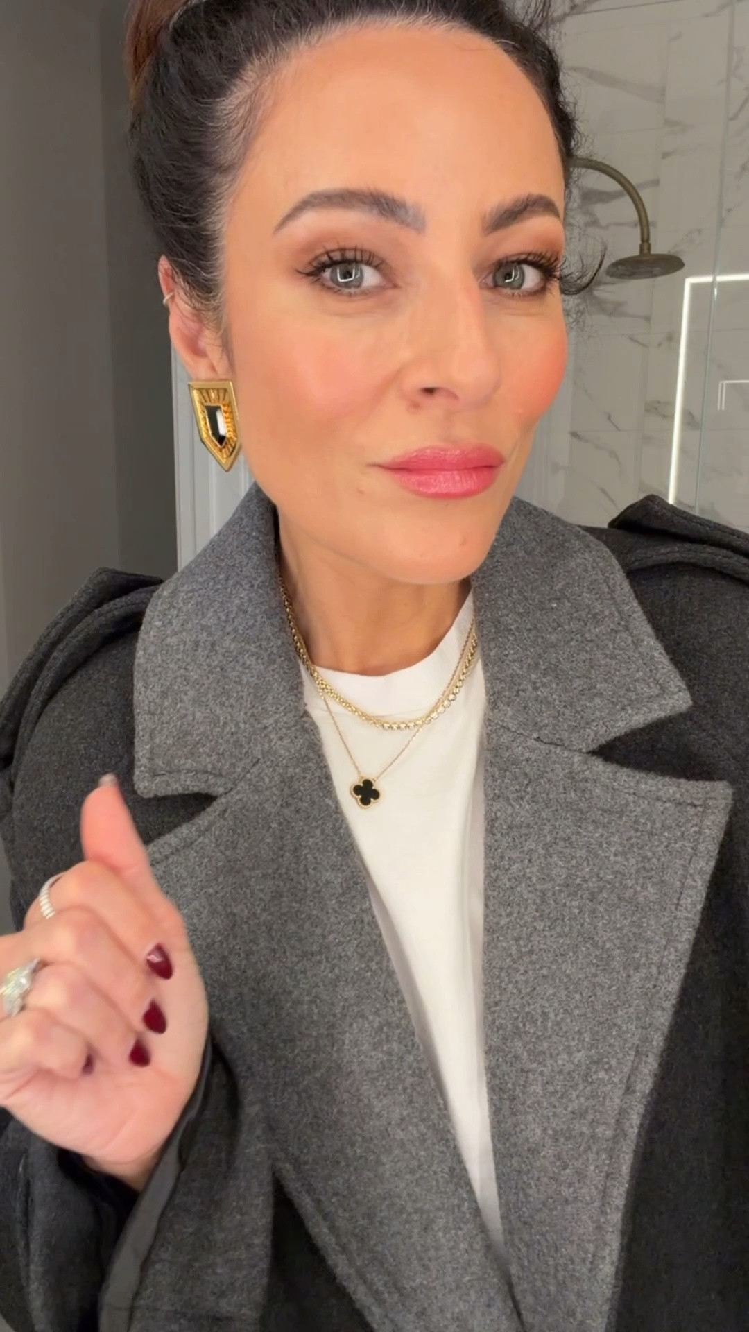 The lip combo and apparently millennial holy lip grail per Harlow! 💋@elfcosmetics #elfpartner
 Lip Stain Fuchsia Fantasy, Glow Reviver Lip Plumping Oil Papayarazzi, lip liner Mauve Aside
