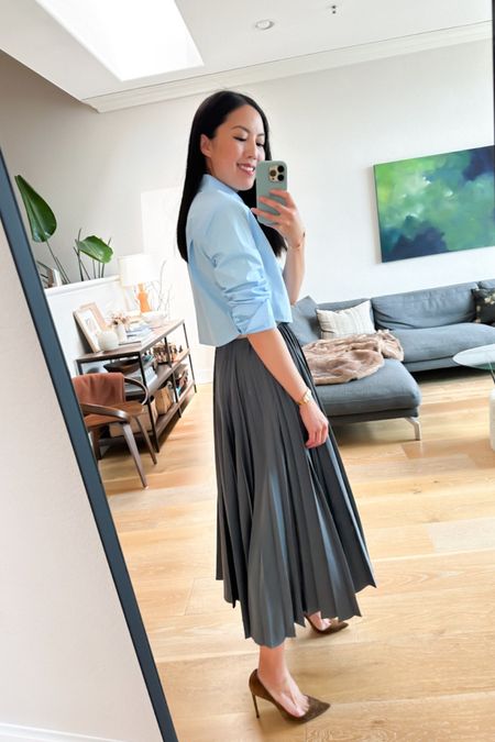 This gray pleated skirt was in my wishlist for a long! Shop similar styles linked here. 

#classicstyle
#croppedshirt
#officeoutfit
#workoutfit
#springoutfit

#LTKSeasonal #LTKstyletip #LTKworkwear