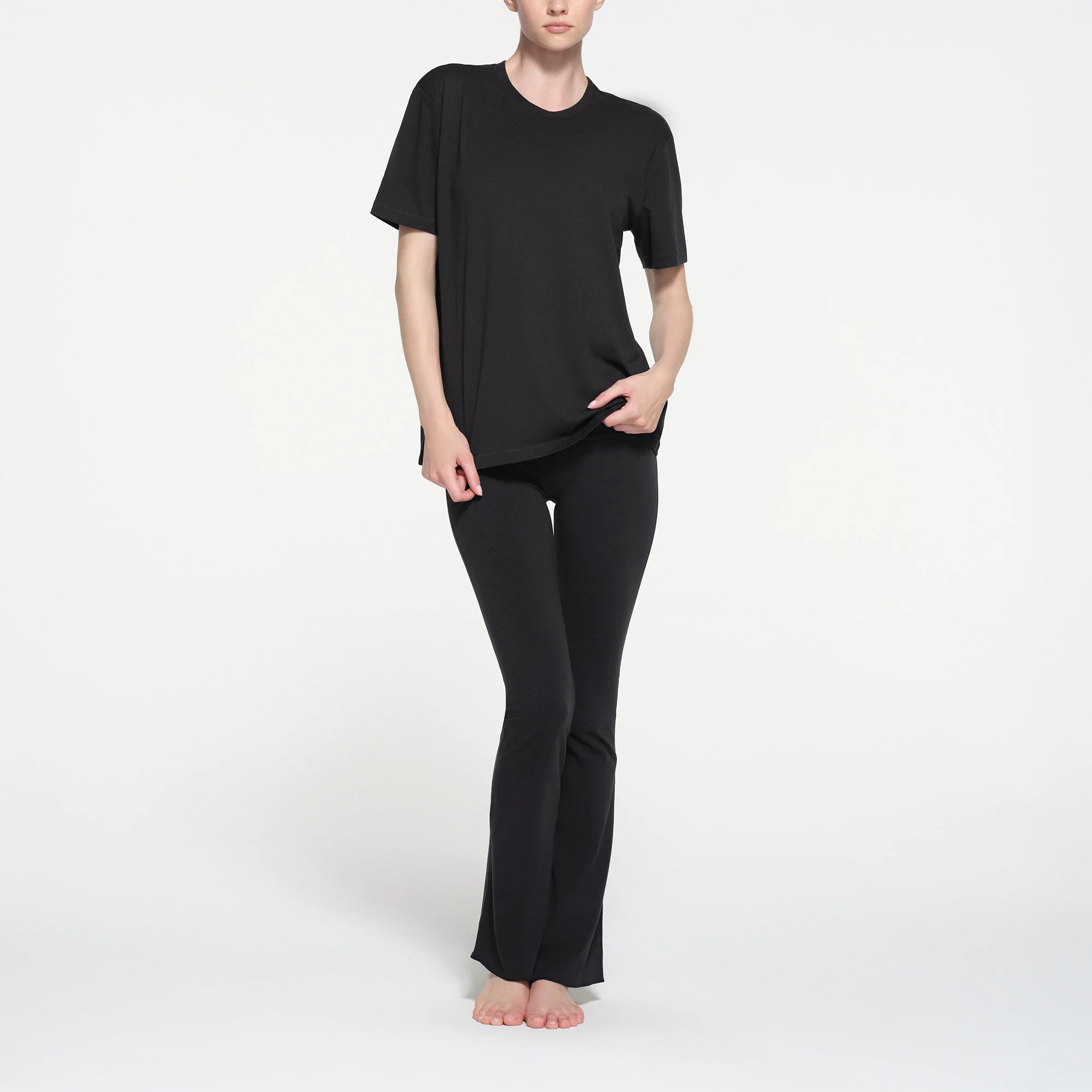 SKIMS Oversized Long T-Shirt | Black | Small | Relaxed Tees | SKIMS (US)