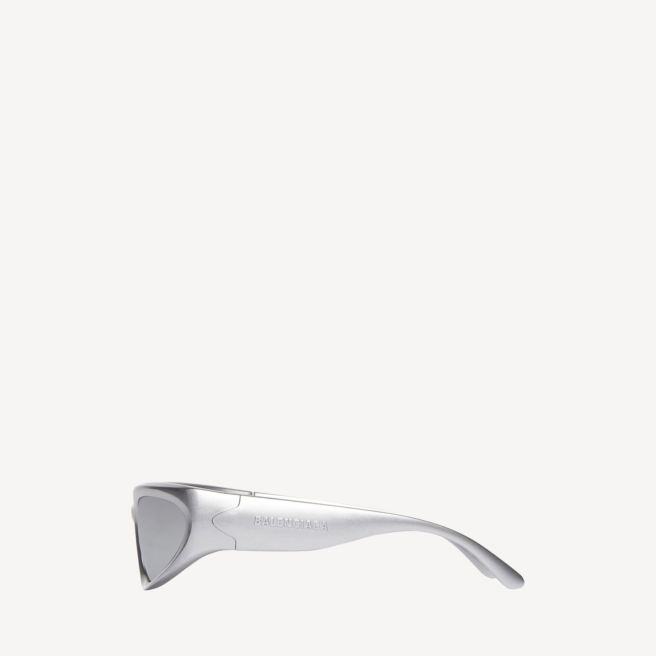 Swift Oval Sunglasses in silver bio-based injected nylon with mirror silver lenses | Balenciaga