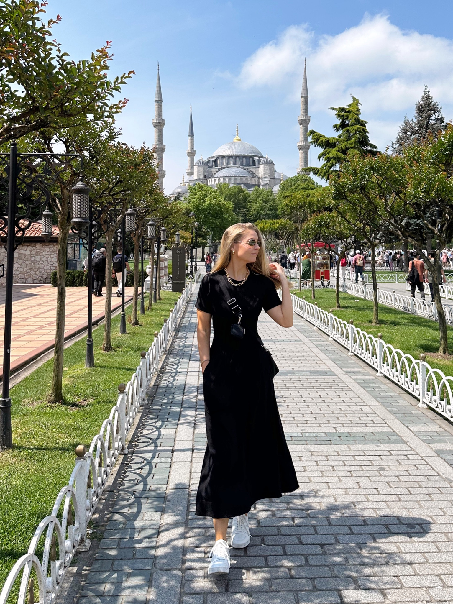 perfect outfit for sightseeing #travel #comfortable #blackdress 

#LTKeurope