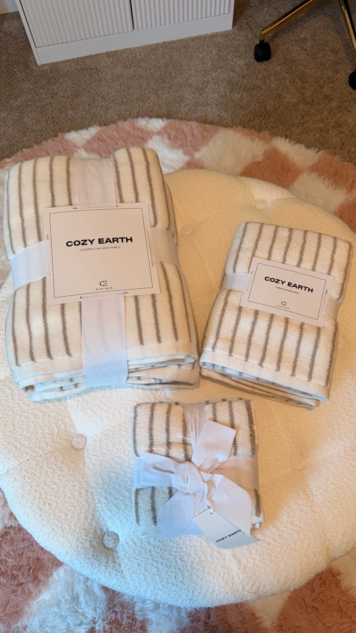 Loveee these @cozyearth towels!! Comes with 2 bath towels, 2 hand towels and 4 washcloths!!! Use code CE-CASEYC to save 🤩

#LTKU #LTKHome #LTKselfcare