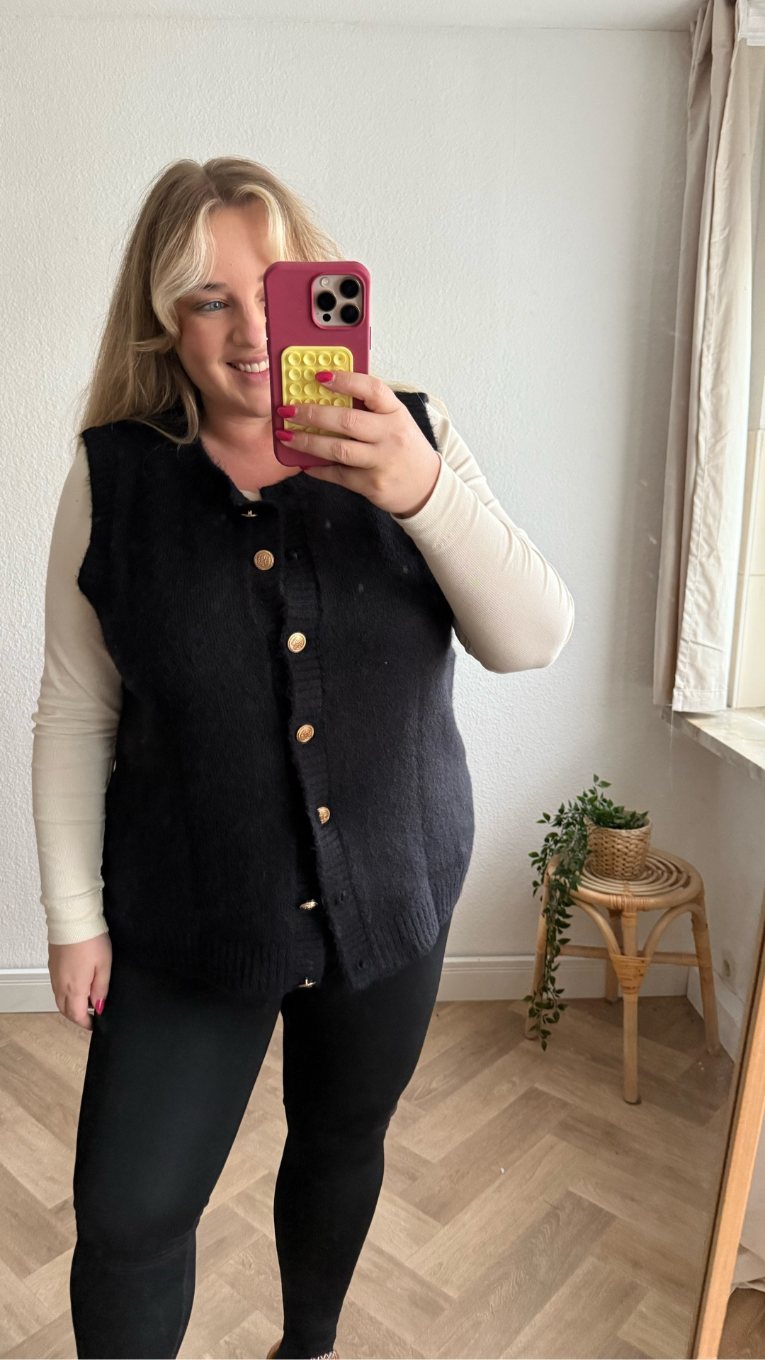 Westen Zeit 🖤

#weste #strick #plussize #herbst #winter 

#LTKstyletip #LTKautumn #LTKeurope