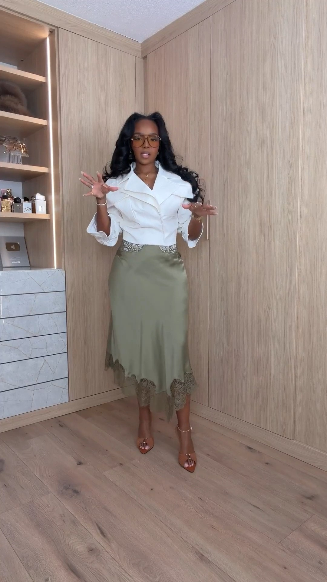 Scroll to shop! ✨ Everything from this look is linked below. 👇🏽    

Wearing: Size Small | 5’4” | 140 lbs | Denim 2 Long

📲   Download the FREE LTK app & follow me (@kirasfashionfinds) to shop all my daily finds.  #LTKootd #LTKPetite #LTKU