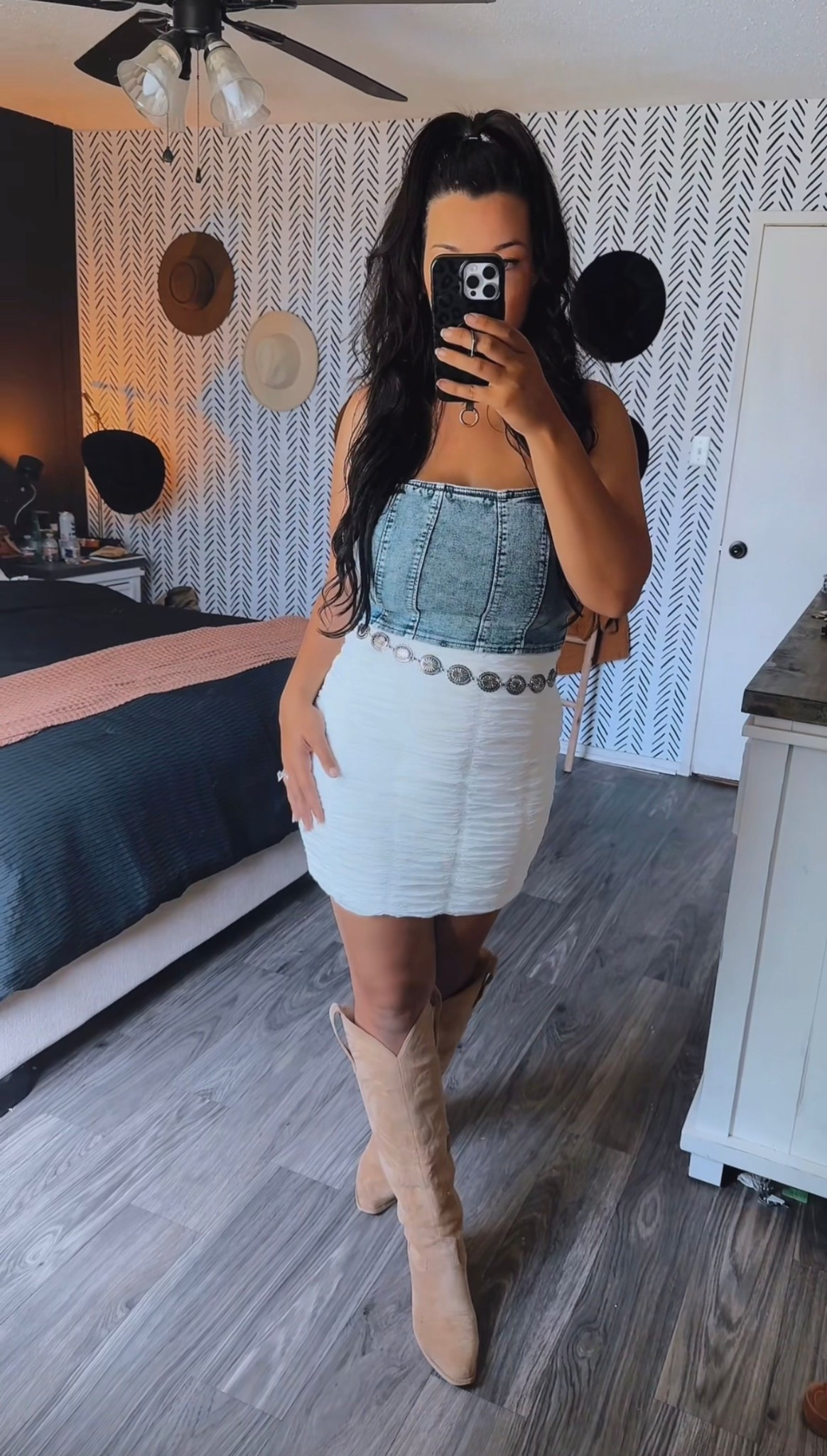 Easy, breezy, with a little western twist. Perfect for strolling the shops, sipping sweet tea, and turning sidewalks into runways.
Boots + denim forever, y’all. Linked on LTK!


#WesternVibes #CasualStyle #LTKWestern #DenimDays #LTKOutfitInspo #CowgirlChic #StreetStyleMeetsSouth #StrollStyle #LTKSpringLooks #SouthernStyle