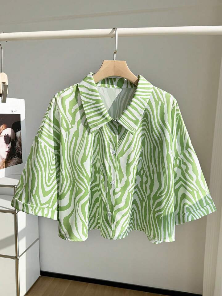 Comfortcana Plus Size Casual Full Print Cut-Off Shirt, Summer,Business Casual Woman,Club Outfit,Airport Outfit For Women,Teacher Outfits For Women,Vacation Outfits Woman,Beach Outfits For Woman Green Graphic Shirt Lime Green Shirt Green Zebra Shirt | SHEIN