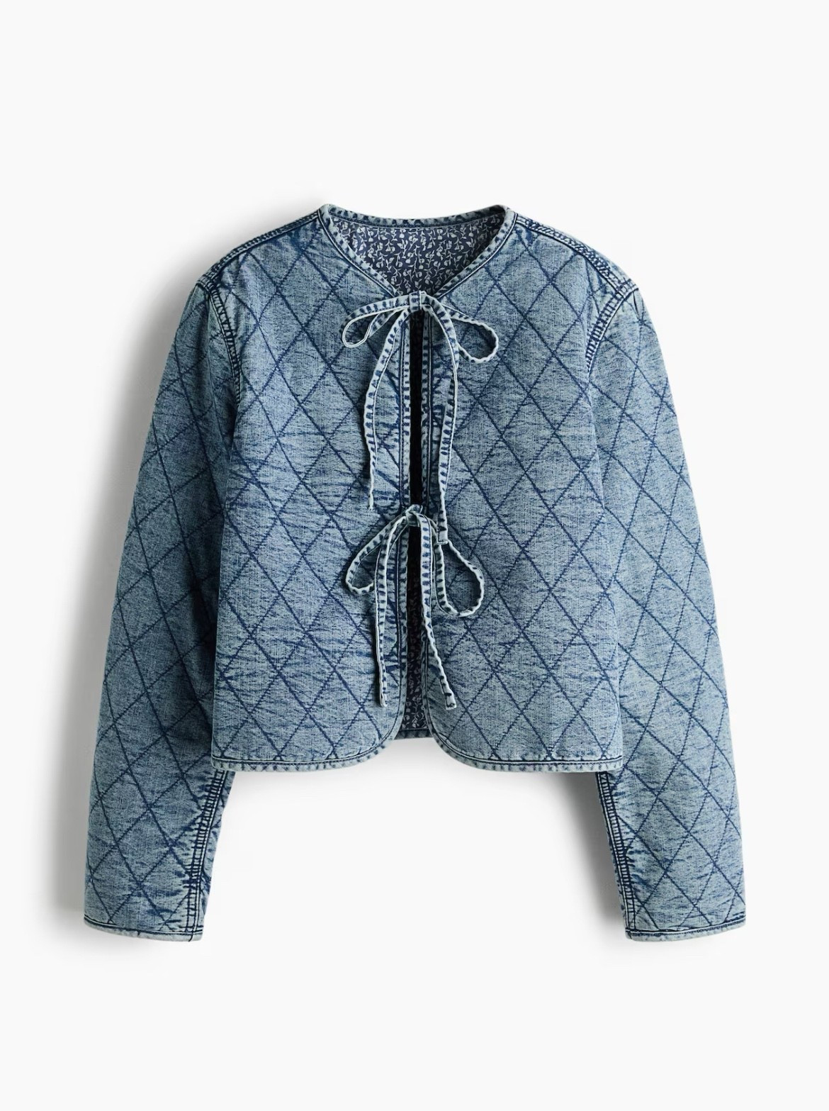 Quilted bow tie detail reversible denim jackett 

#LTKFindsUnder100 #LTKSeasonal