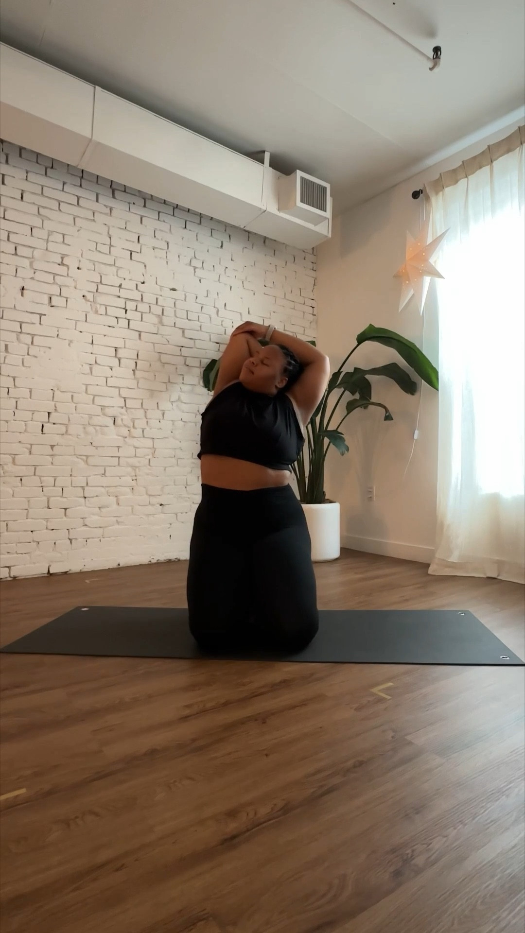 Getting ready for Monday with a few quick stretches 🧘🏾‍♀️ 

Btw this halara set it so comfy. They stretch more than me. Bonus, the leggings have pockets and don’t roll down.

#LTKselfcare #LTKPlusSize #LTKActive