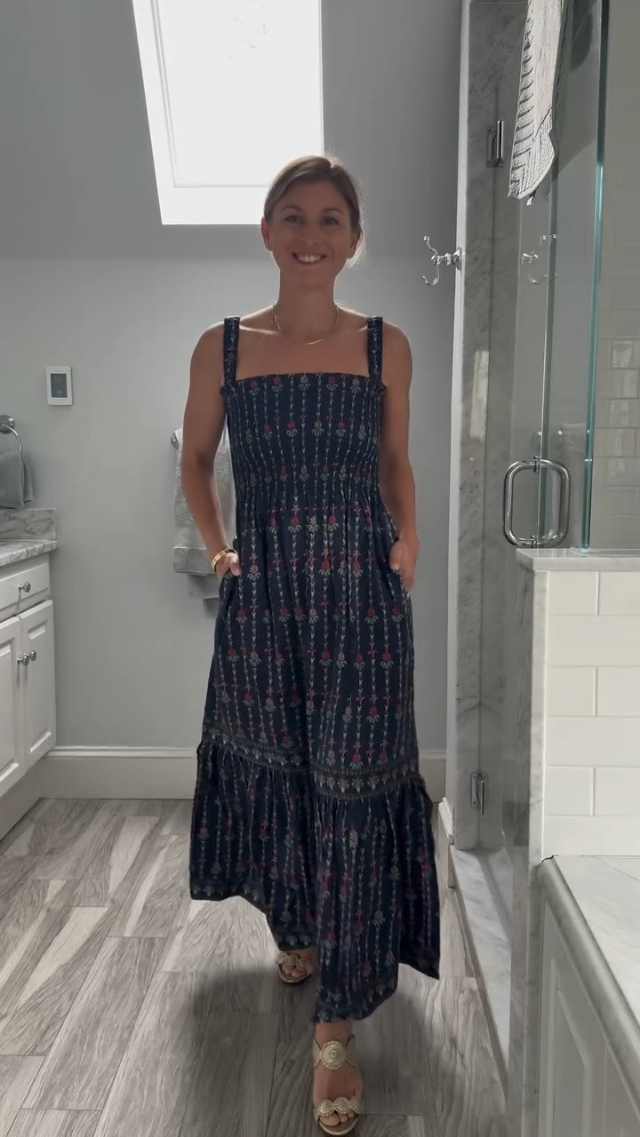 Some of my fave hill house pieces are now 20% off!!!! 

Comment SHOP and I’ll send you a link to clothes and bags featured. Link to shop@post is also on my profile under links “shop my LTK” 

#ltkover40 #bostonmom #newenglandmom #momof3 #hillhousehome #shopltk