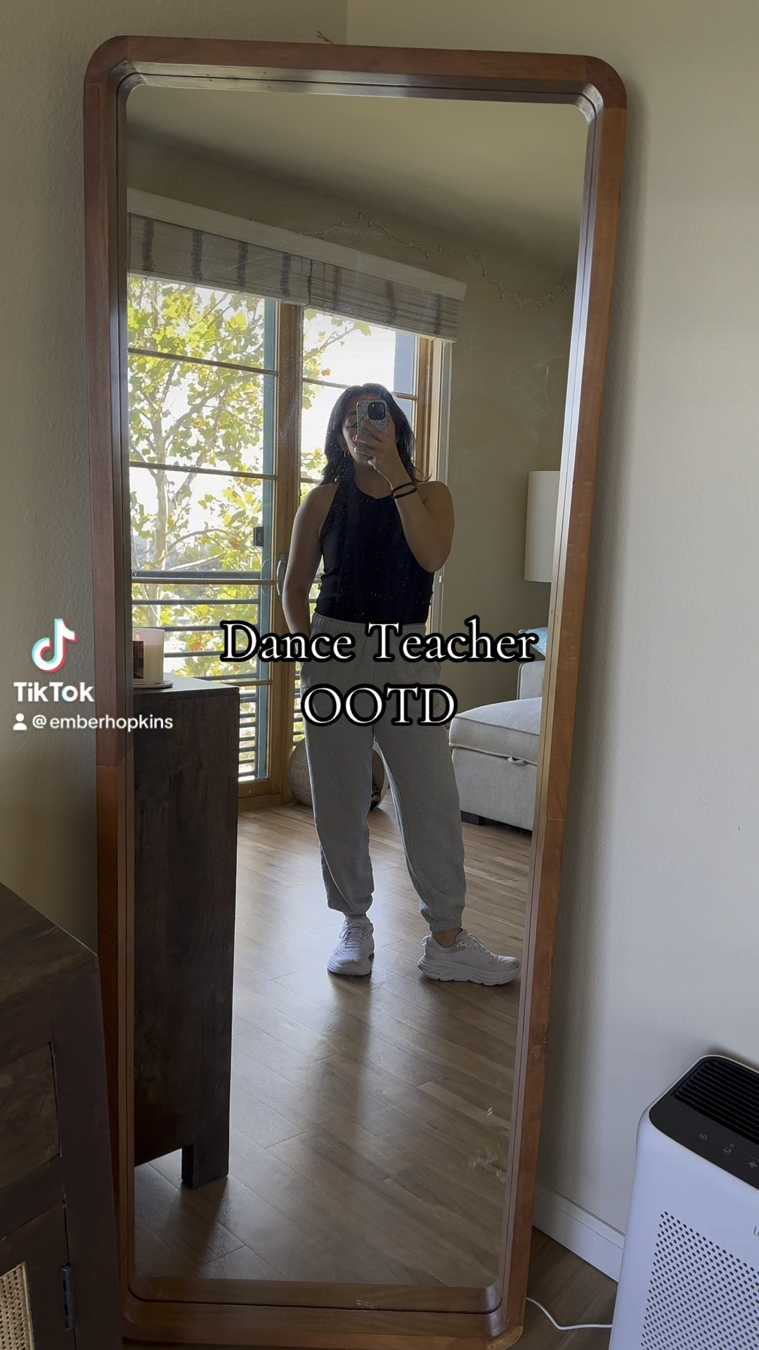 The absolute BEST lounge fit🤍

#LTKStyleTip #LTKVideo #LTKFitness