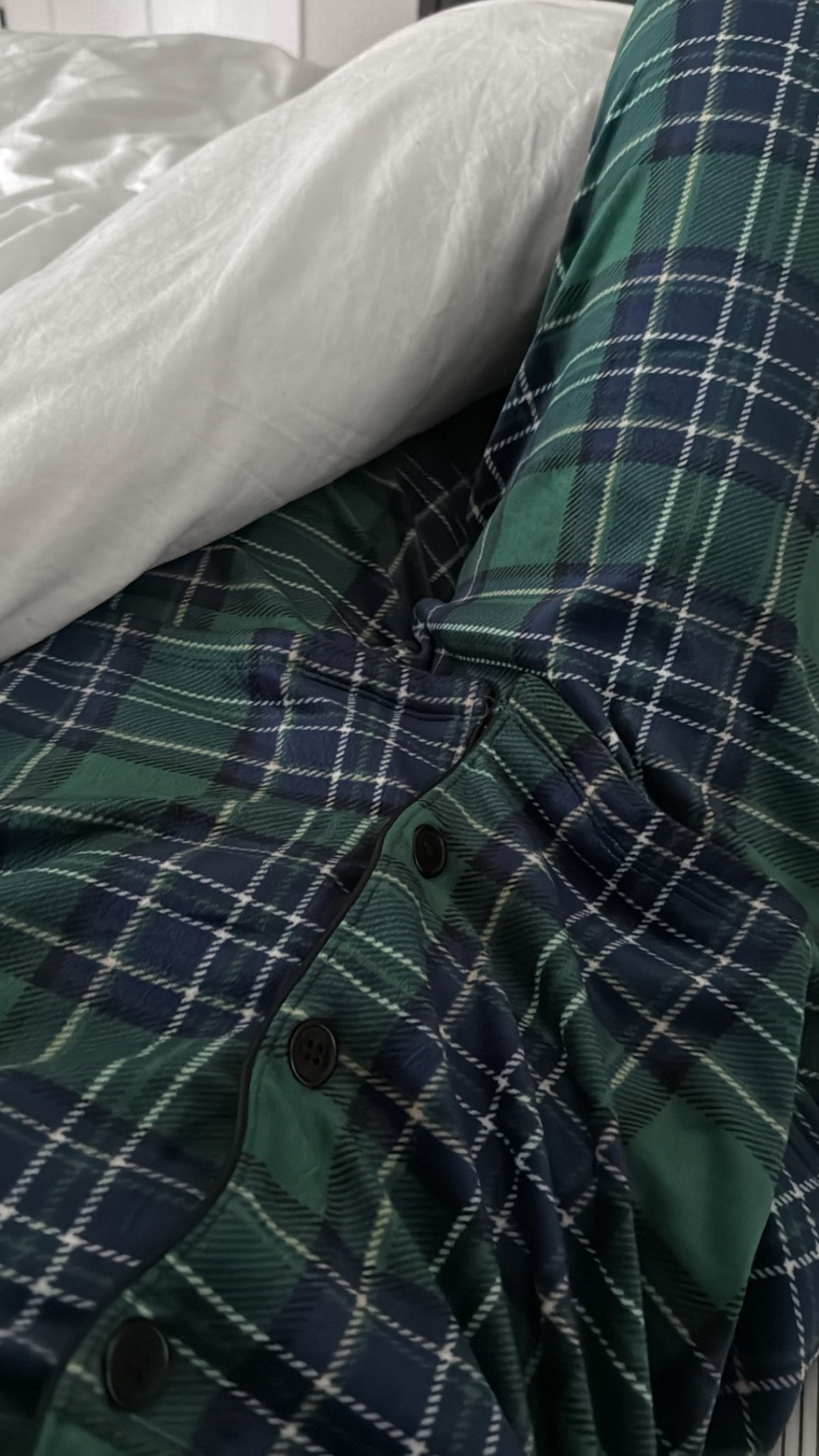 cute Christmas pjs that give Ralph Lauren vibes for under $22. wearing a S| 5'2" | size 4 | fits tts @walmart


#LTKFindsUnder50 #LTKmorningroutine #LTKHoliday