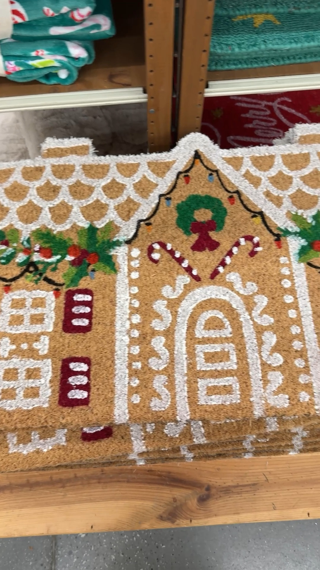 Holiday charm starts right at the doorstep 🎄🤎 This Gingerbread Cottage Coir Doormat is the sweetest welcome — candy canes, frosted roof, wreath details, and all the Christmas vibes! 🎁 Best part? It’s under $20! 🏡 #holidaydecor #christmasdecor #doormat

#LTKHoliday #LTKHome #LTKFindsUnder50