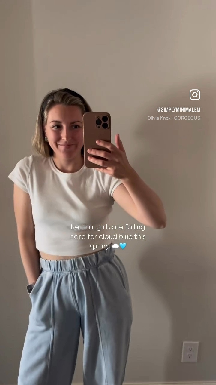 Cloud blue ☁️🩵 #aerie #adidas #elwood #ootd #curatedcloset 

#LTKShoeCrush #LTKSeasonal #LTKStyleTip