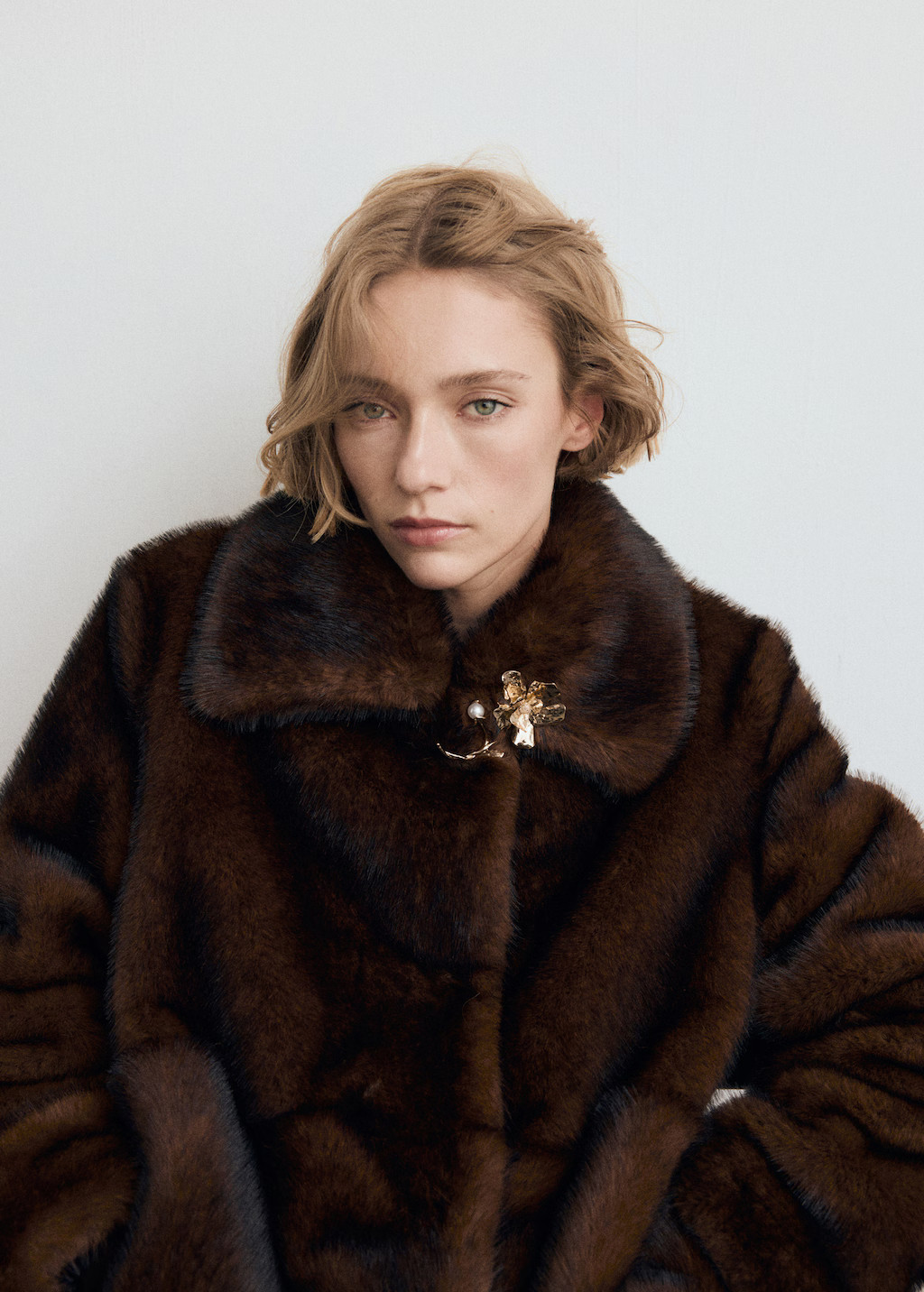 Flower brooch - Women | MANGO USA | Mango (US/MX/AU)