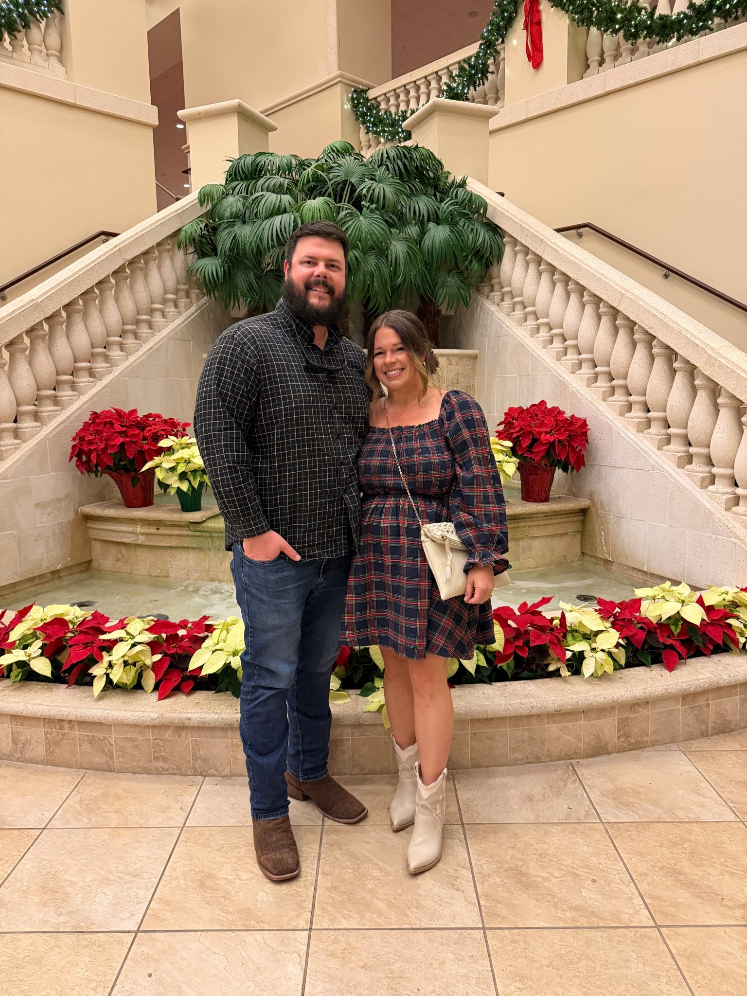 It’s the holiday season and Christmas shows are a must for date night

#LTKHoliday #LTKMidsize #LTKmomlife