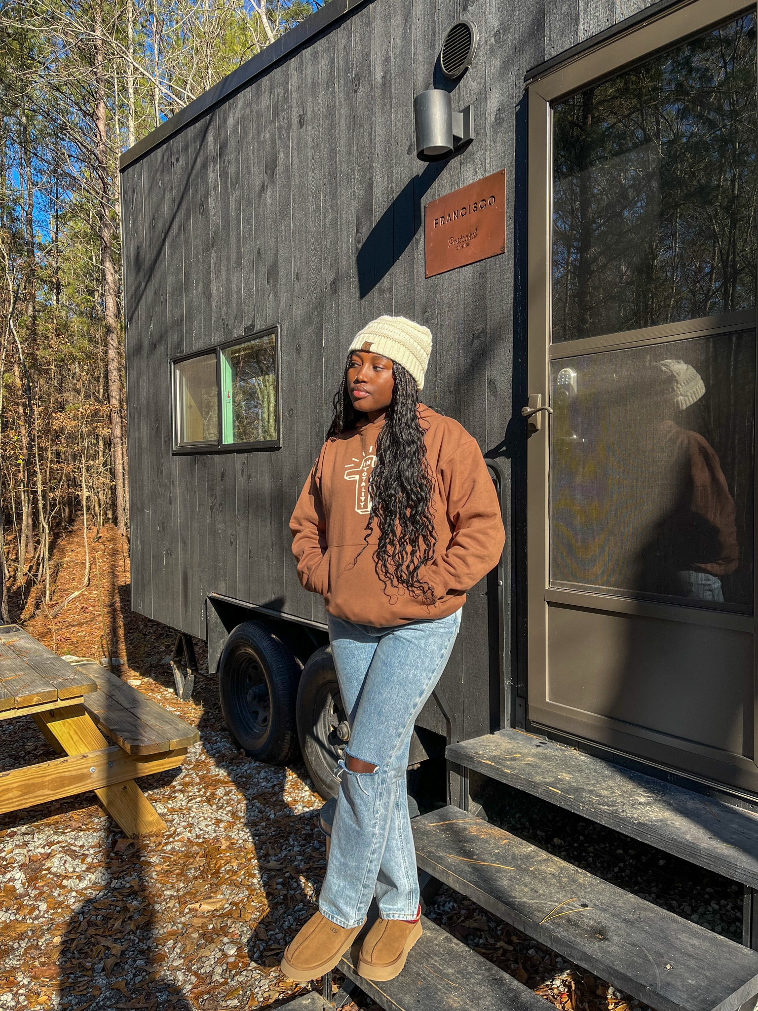 Took a mini cabin trip getaway and was so excited to FINALLY wear my Uggs 🤭🍂