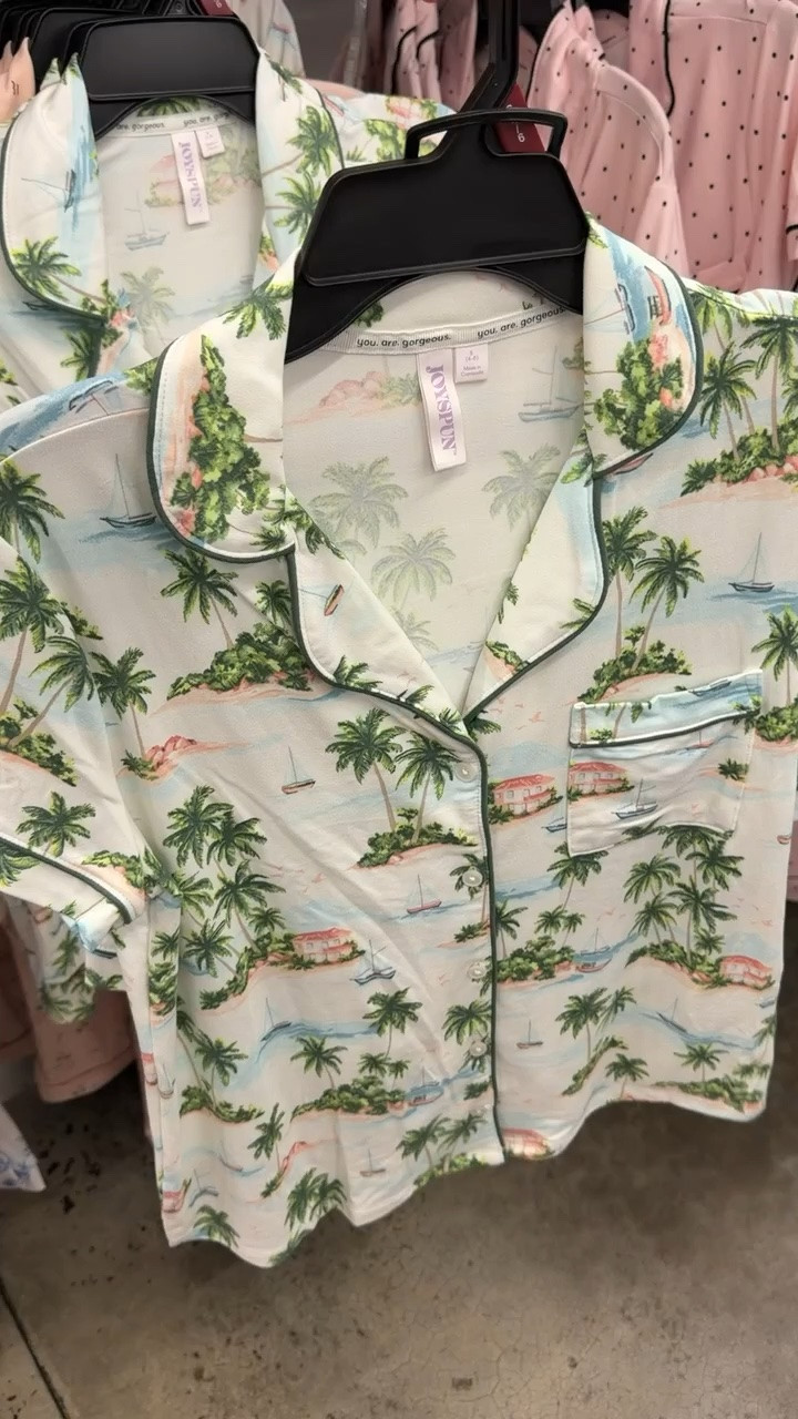 These might be the cutest pajamas I’ve seen all summer 🌴✨

The print is so fun, the set feels lightweight and comfy, and it gives major vacation vibes. Whether you’re packing for a beach trip or just love cute matching sets at home, this is one of those finds that makes getting ready for bed a little more fun.

Size XS, 5’3 for reference

#WalmartFashion #WalmartFinds #WalmartStyle #PajamaSet #MatchingSet #AffordableFashion #SummerStyle #LTKStyle #LTKFinds #ComfyAndCute