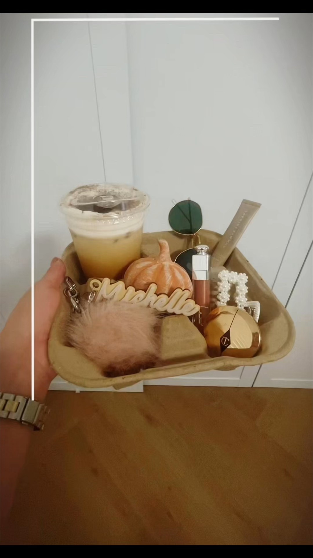 𝓒𝓸𝓯𝓯𝓮𝓮 𝓽𝓻𝓪𝔂 𝓽𝓻𝓮𝓷𝓭/ 𝓯𝓪𝓵𝓵 𝓮𝓭𝓲𝓽𝓲𝓸𝓷 ✨🍂

#LTKBeauty #LTKSeasonal